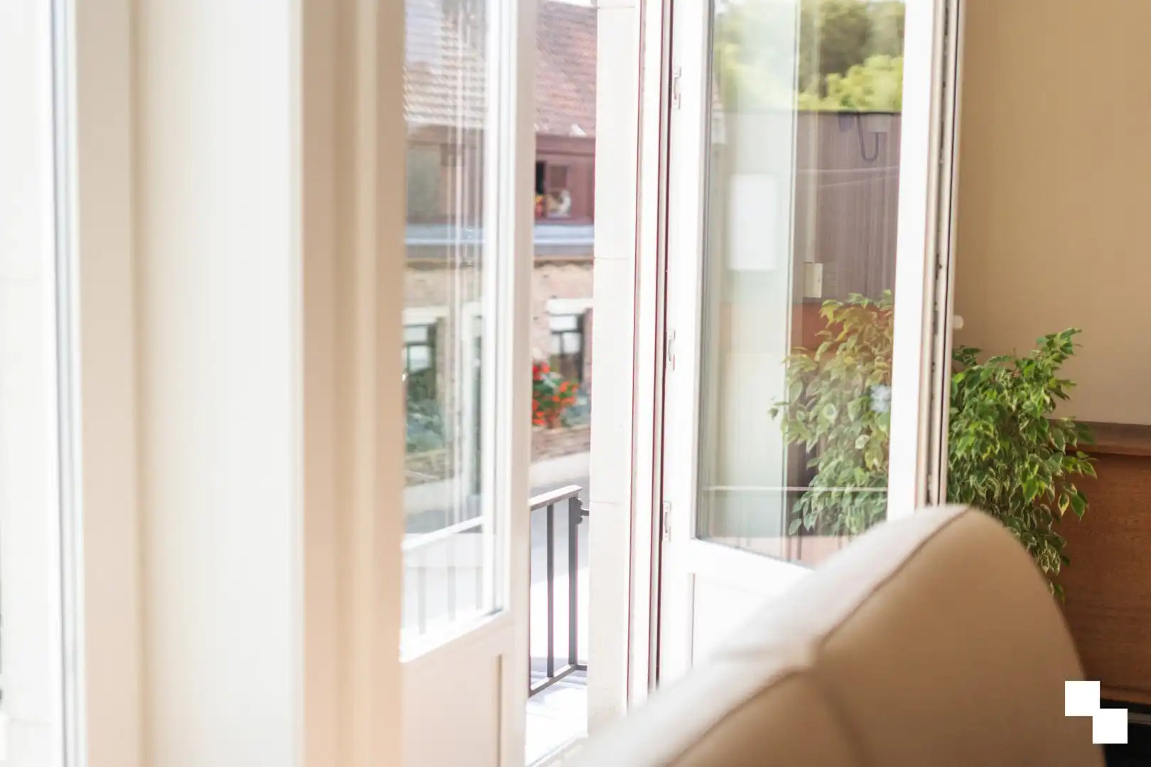 Ruime burgerwoning met leuke tuin - Roeselare foto 7