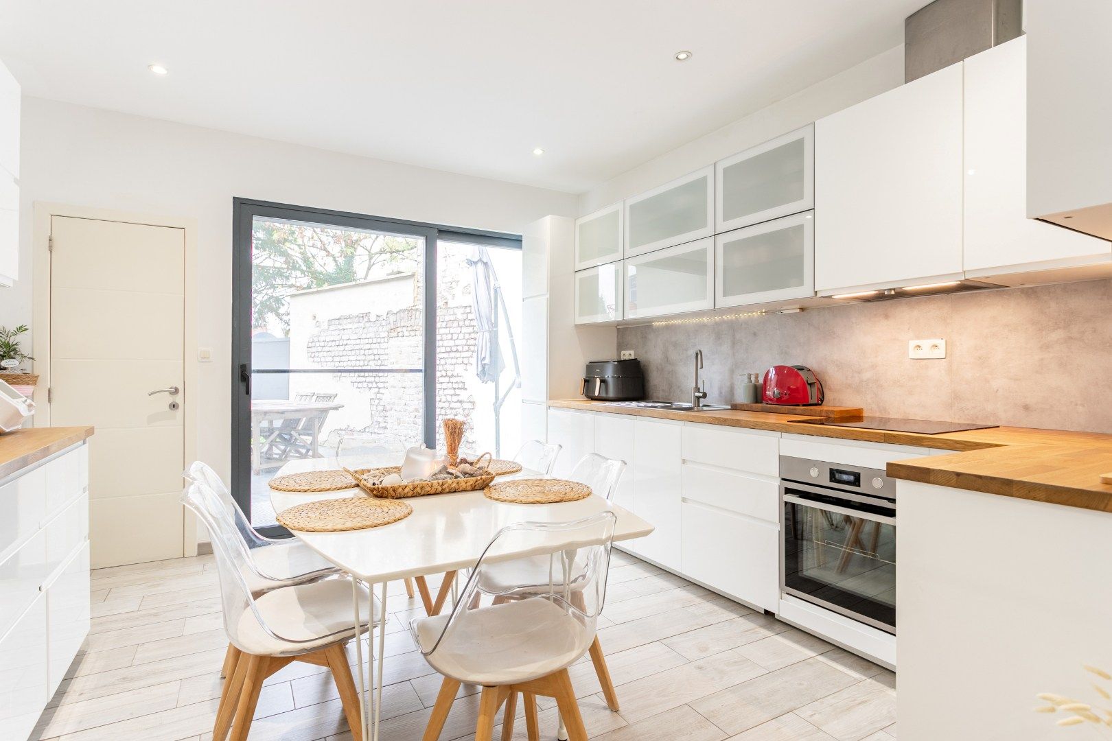 Volledig gerenoveerde woning, 3 slpks en tuin te koop centrum Halle foto 11