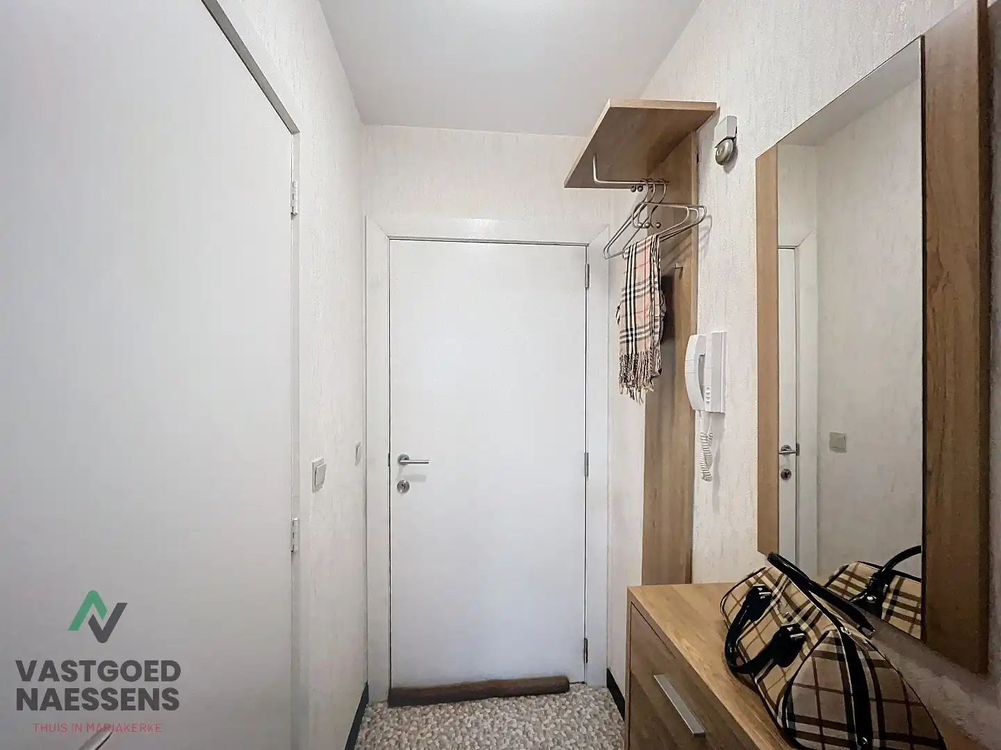 INSTAPKLARE STUDIO MET BERGING VLAKBIJ ZEEDIJK foto 8