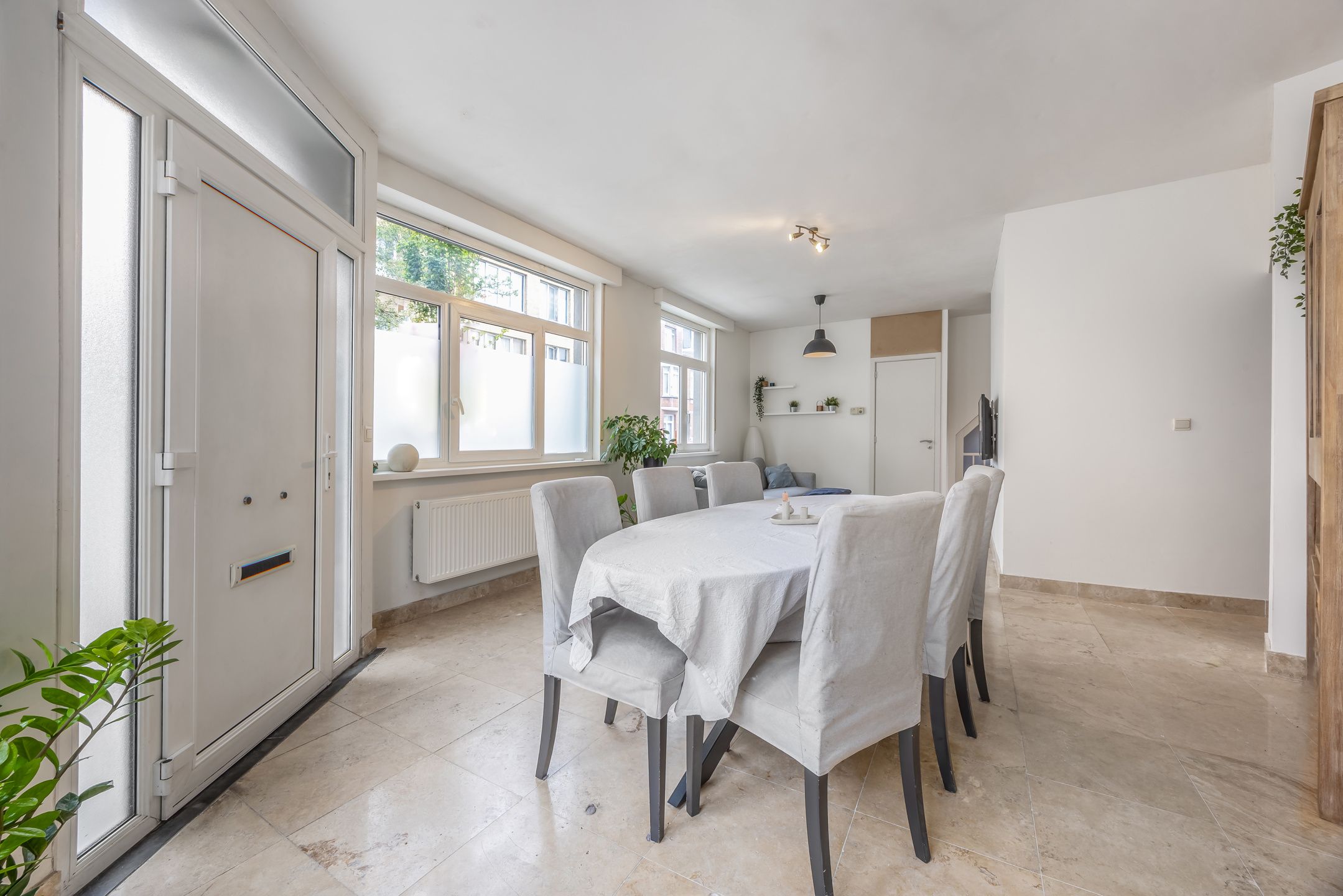 Lichtrijke ruime gelijkvloersappartement te Merksem foto 7