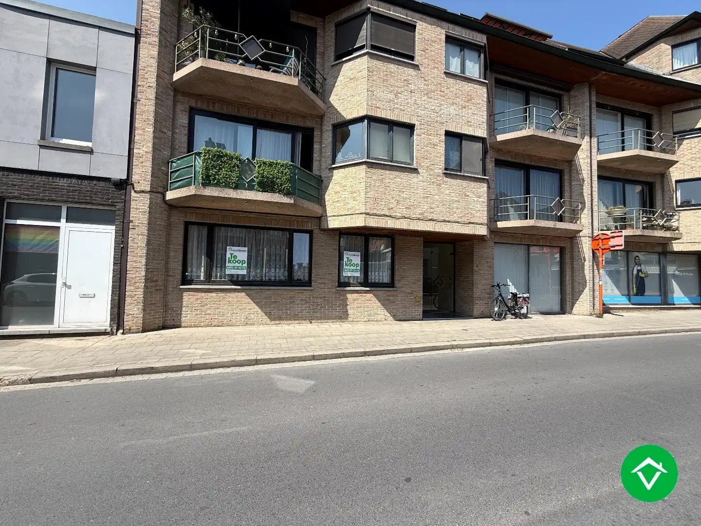 Gelijkvloers appartement met 2 slaapkamers en garage in centrum Roeselare foto 14