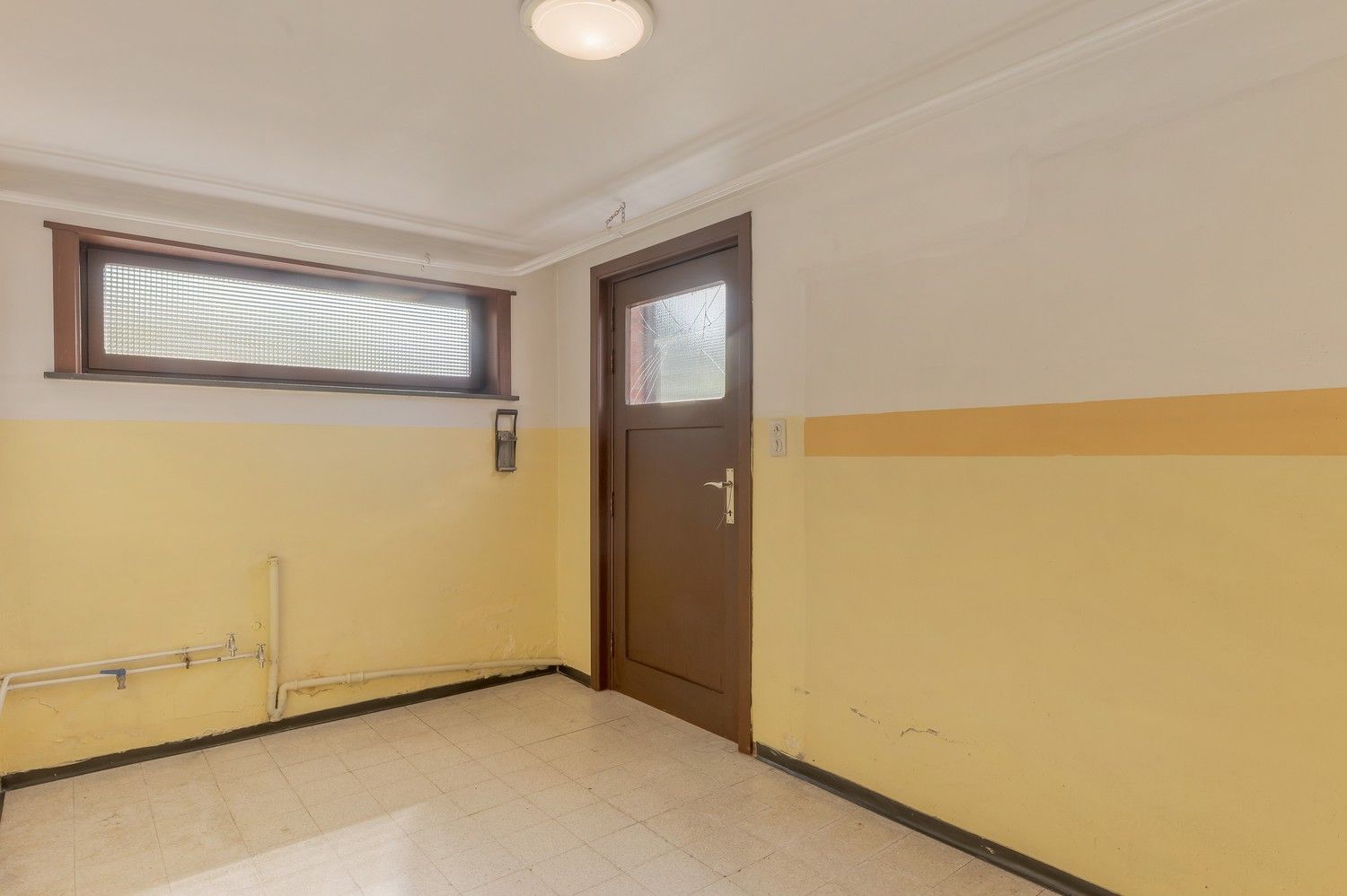 Te renoveren woning  – rust en groen uitzicht gegarandeerd foto 32