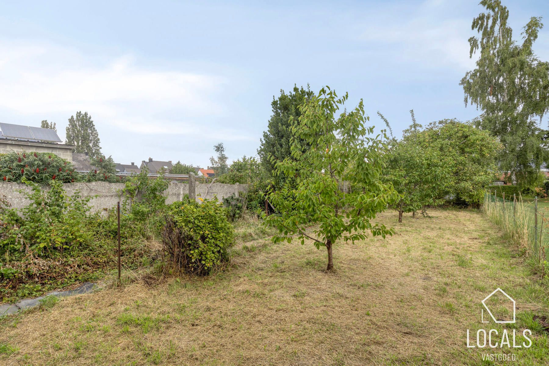 Goed gelegen HOB met tuin, garages, 3 slaapkamers en zolder foto 4