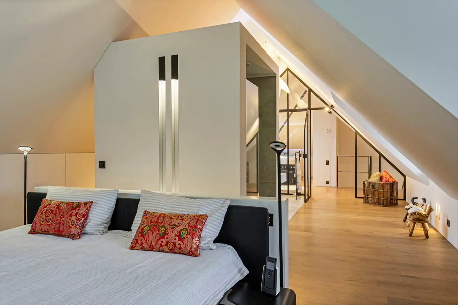 LUXUEUS EN EXCLUSIEF LANDHUIS  MET PARKTUIN.  foto 23