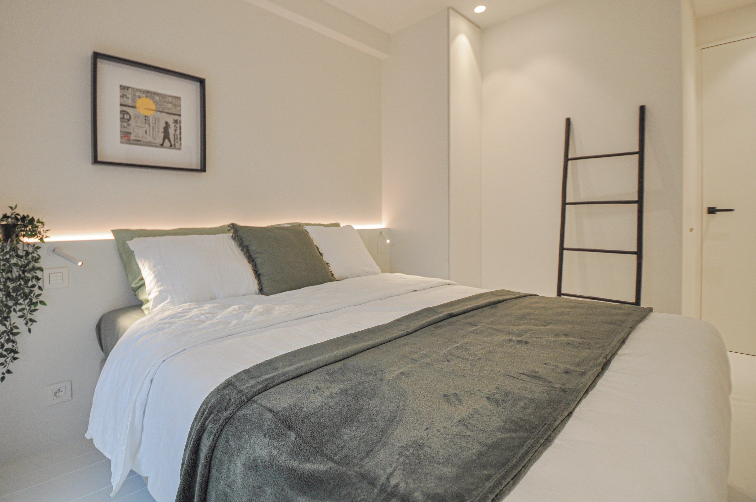 Volledig gerenoveerd appartement met een mooi zijdelings zeezicht gelegen in het Zoute. foto 17