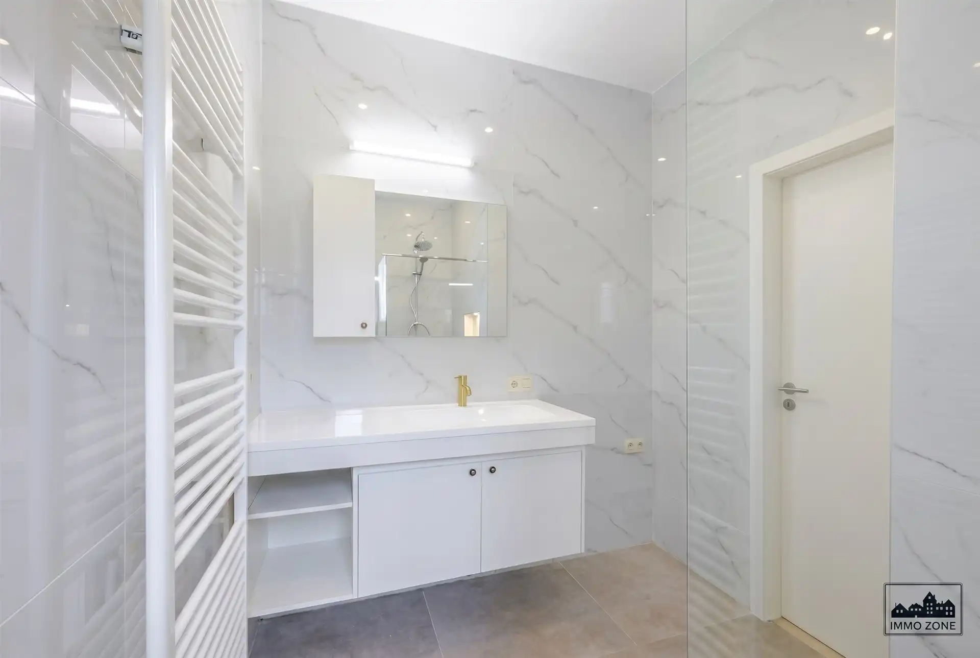 Gerenoveerde 4 slaapkamer woning foto 8