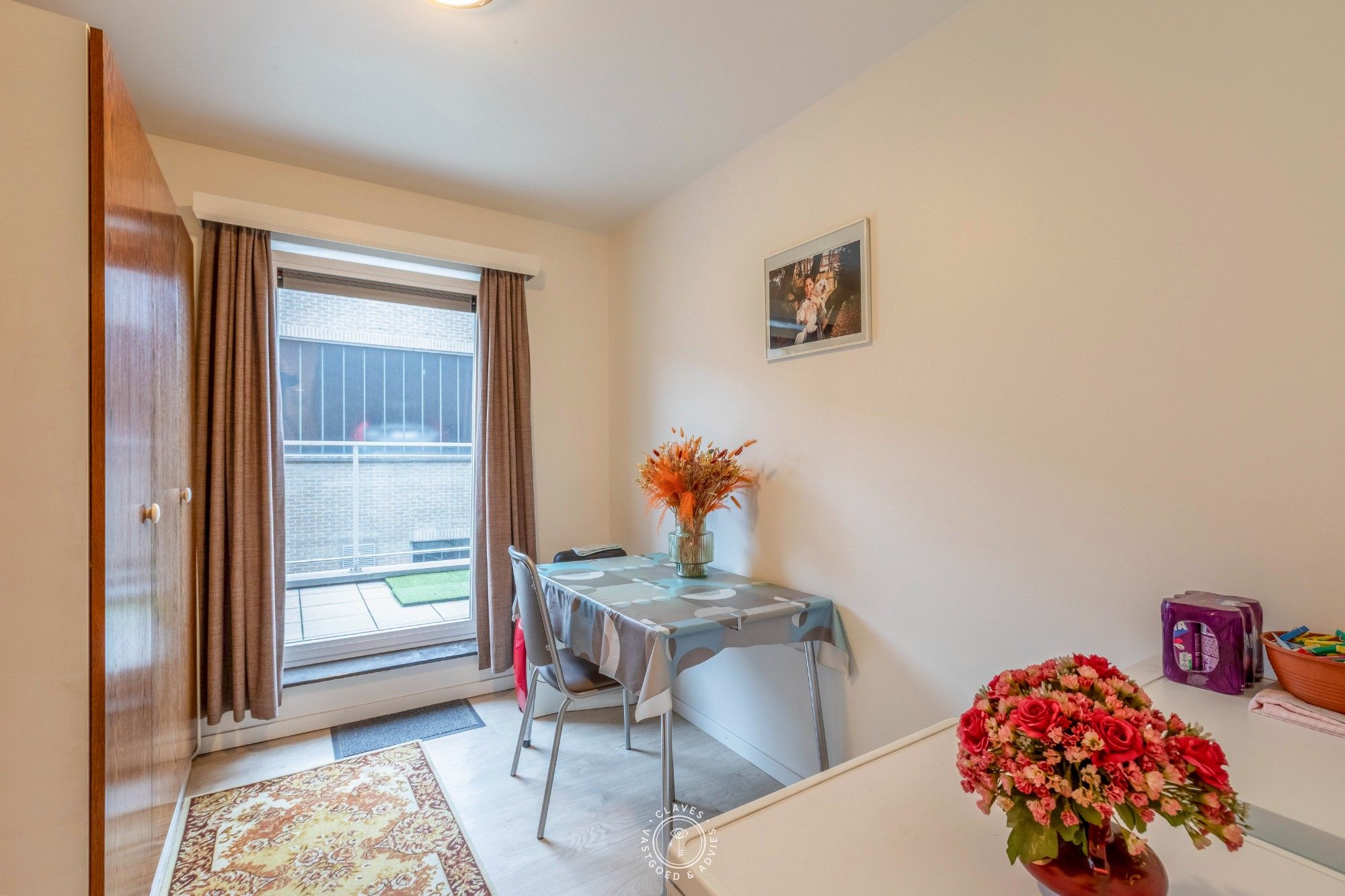 Centraal gelegen appartement met twee terrassen en autostaanplaats foto 10