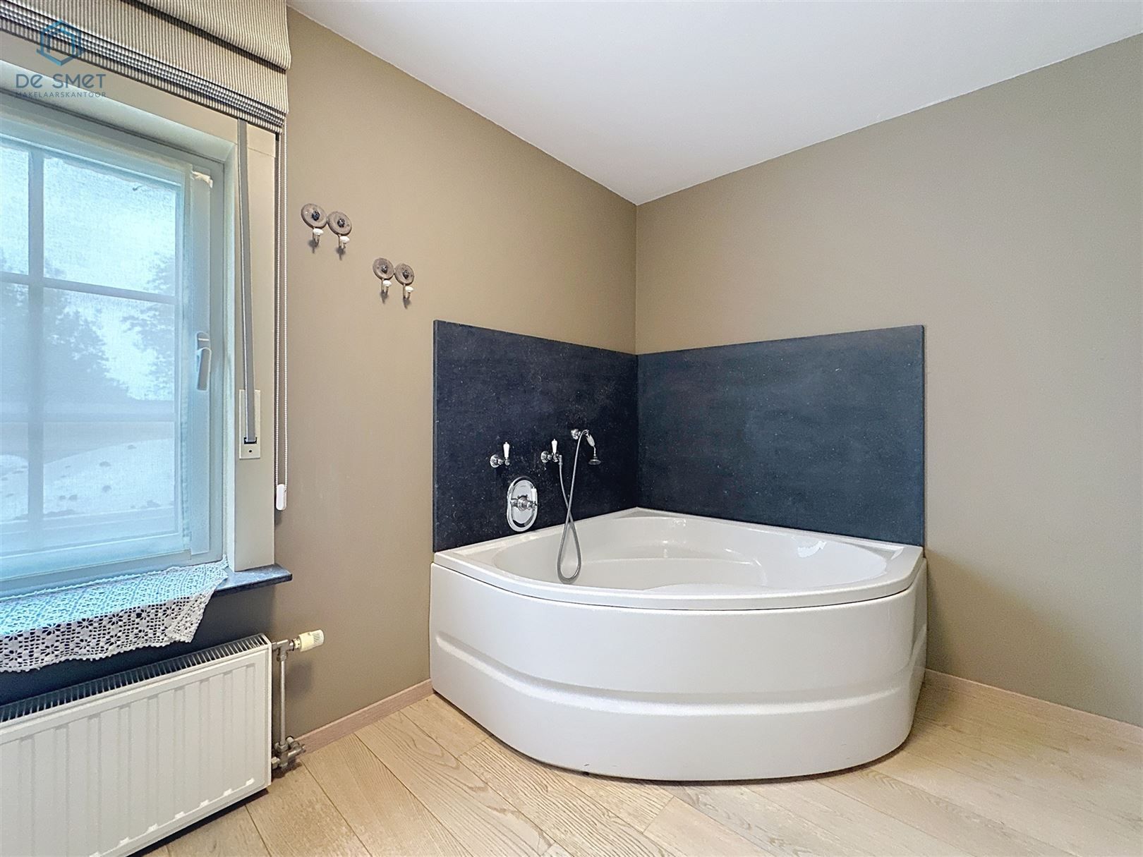 INSTAPKLARE WONING MET PRACHTIGE STADSTUIN. foto 15