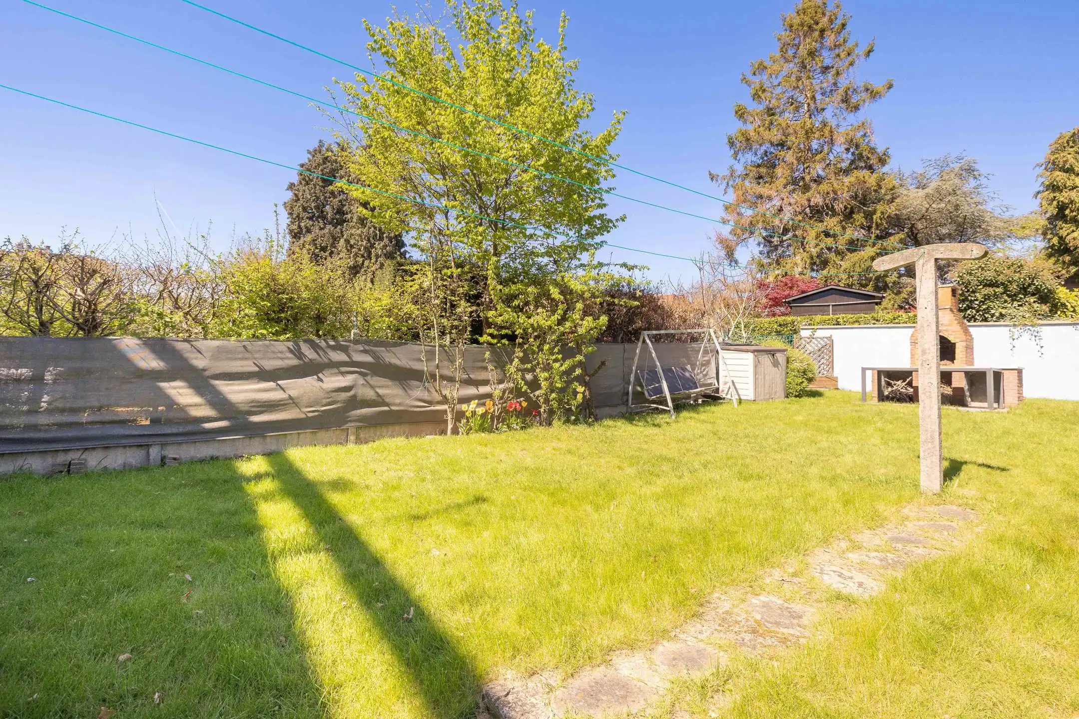 Mooie volumes en grote tuin, een zeldzaamheid in de stad foto 10