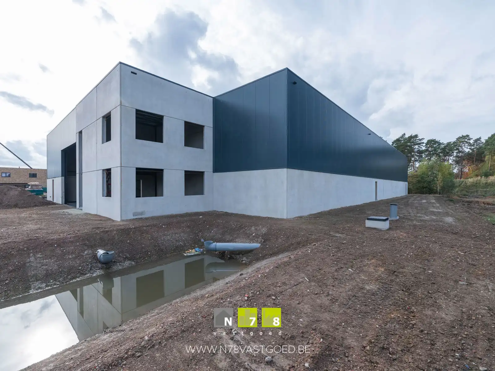 Bedrijfsvastgoed te huur foto {{pictureIndex}}