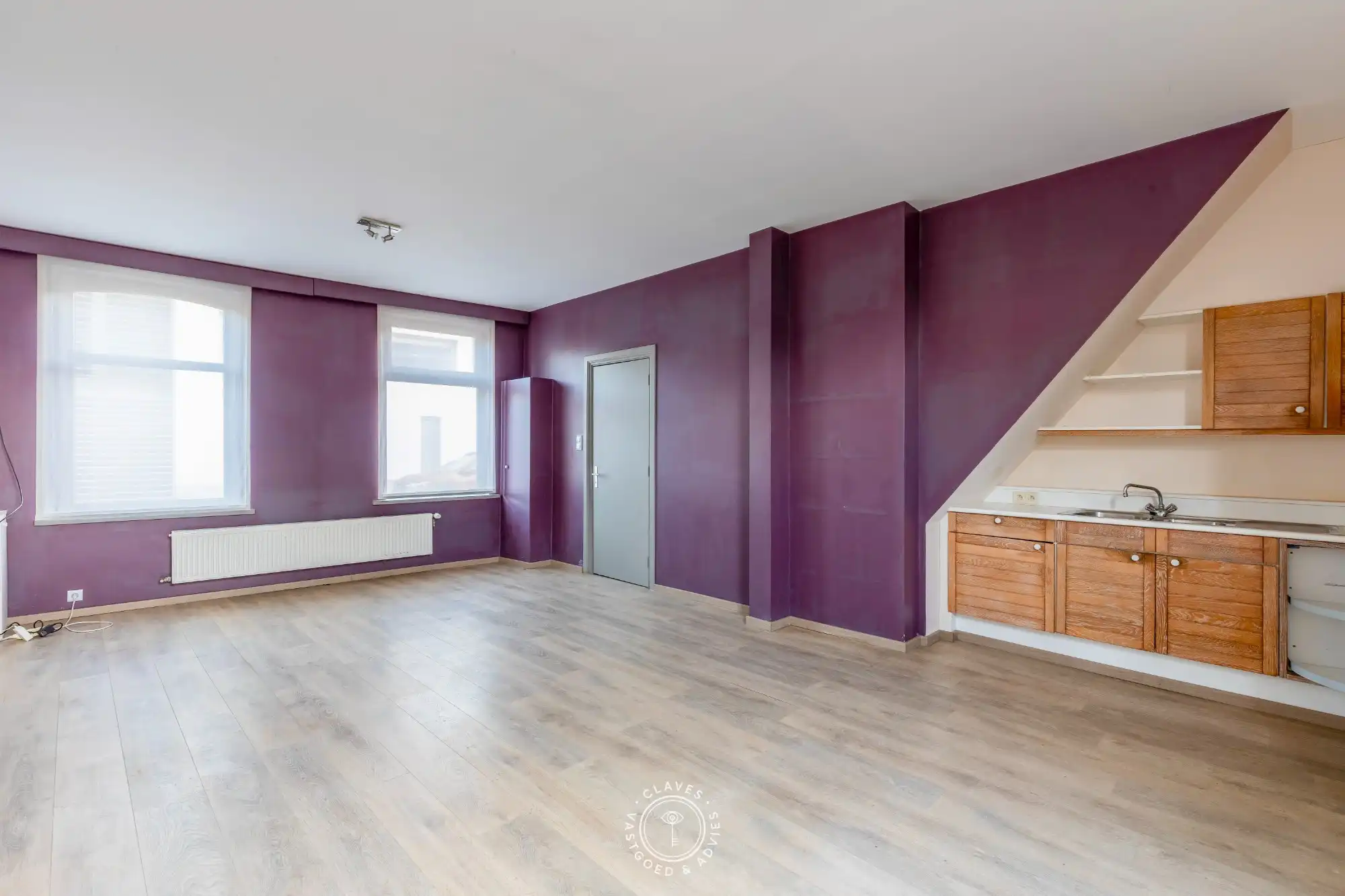 Te renoveren rijwoning met mogelijkheden in het hart van Nieuwkerken-Waas foto 3