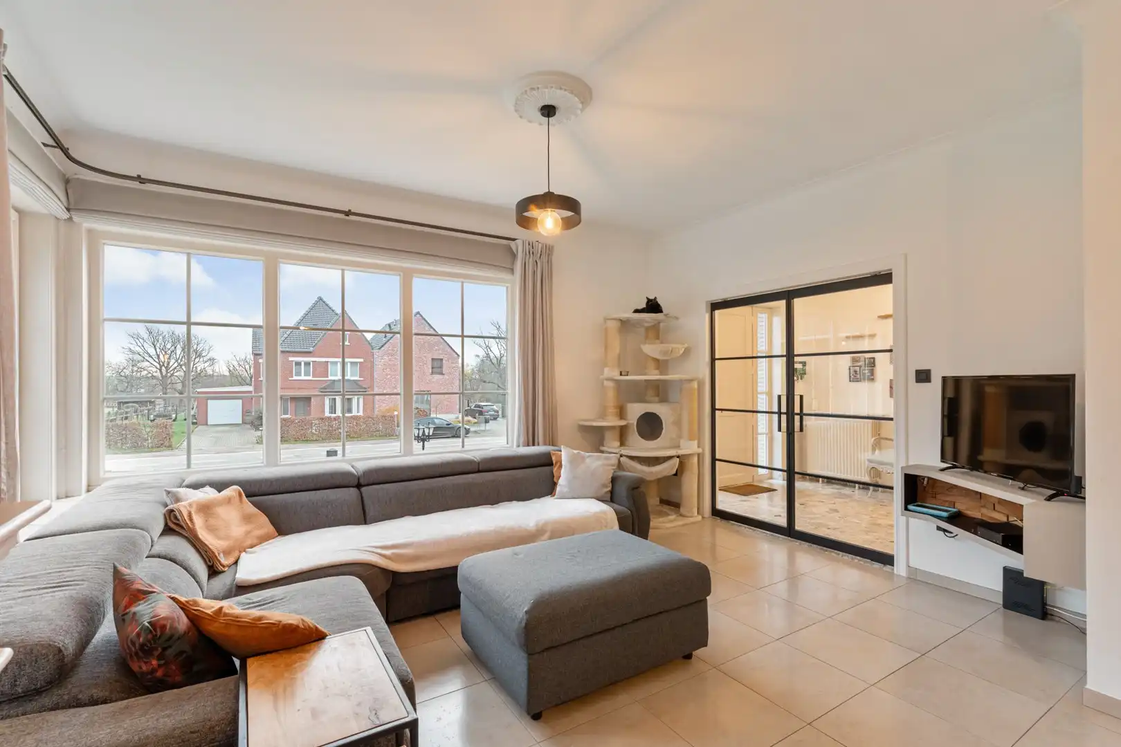 Instapklare woning met 3 slaapkamers, veranda en tuin met open zicht op de weides. foto 3