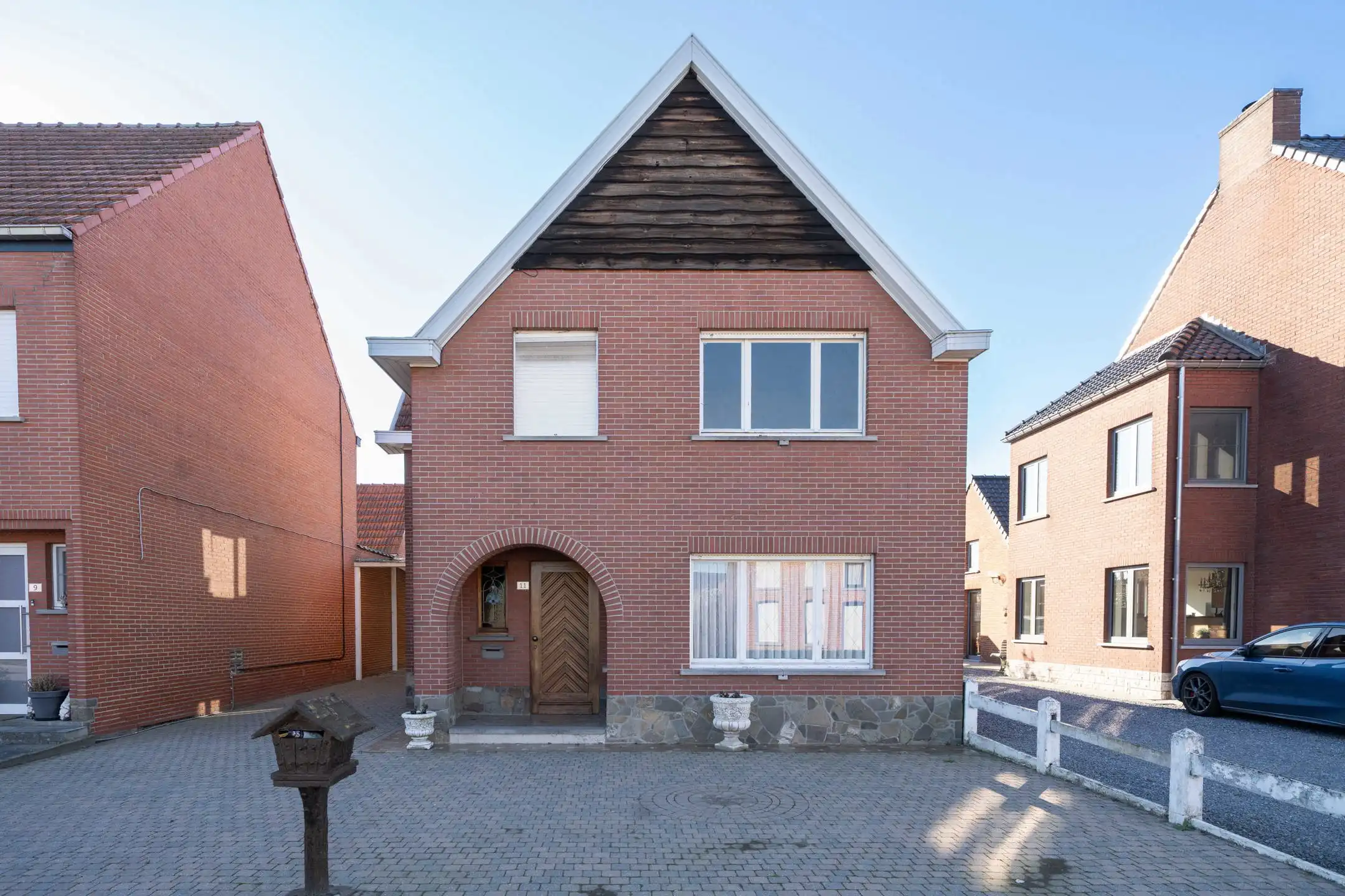 Hoofdfoto van de publicatie: Te renoveren woning met ruime tuin en garage op 7a08ca