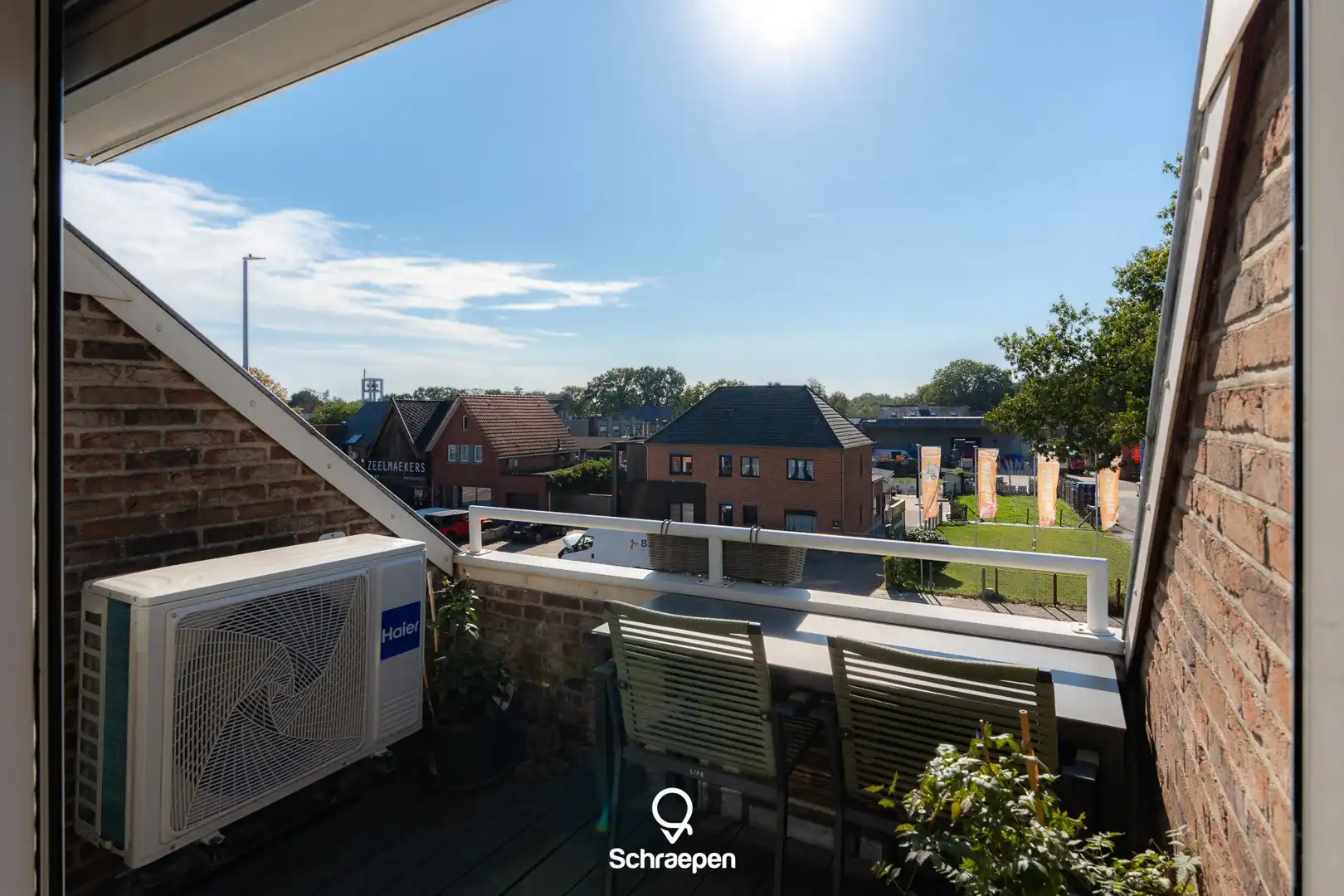Lichtrijk instapklaar appartement (EPC-label B) en 2 slpks op centrale ligging te Zonhoven! foto 3