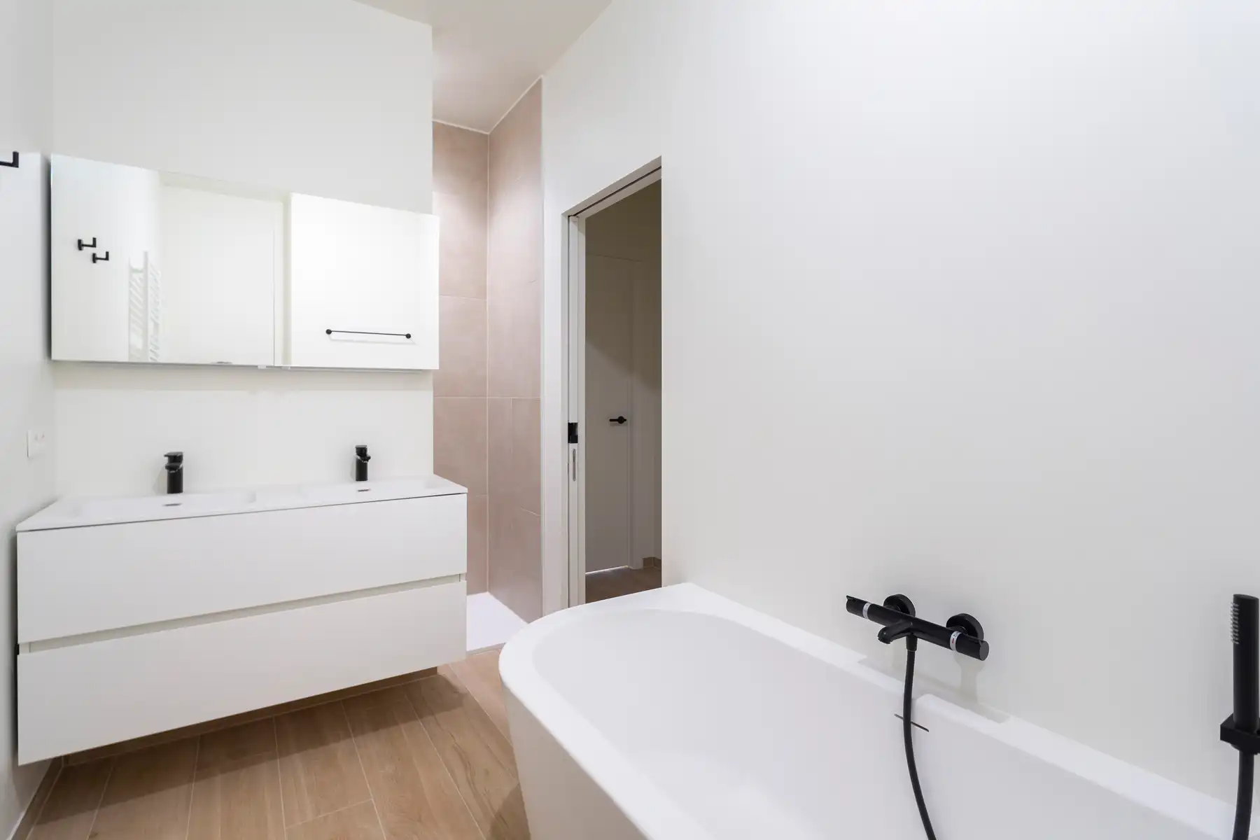 Nieuwbouwappartement met inpandig terras op toplocatie foto 9