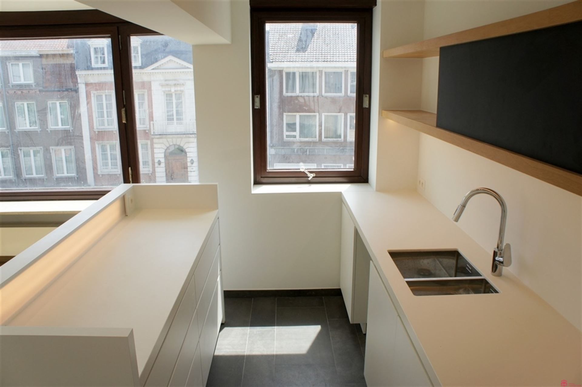 Groot appartement met garage foto 6