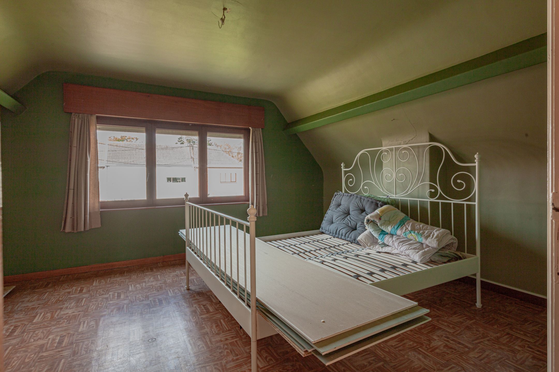 Te renoveren alleenstaande woning foto 18