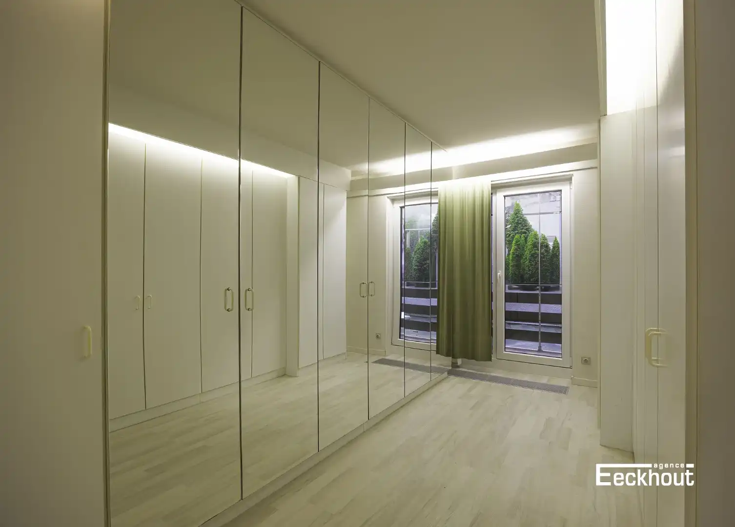 Mooi en centraal gelegen 2 slaapkamerappartement met open zicht! foto 13