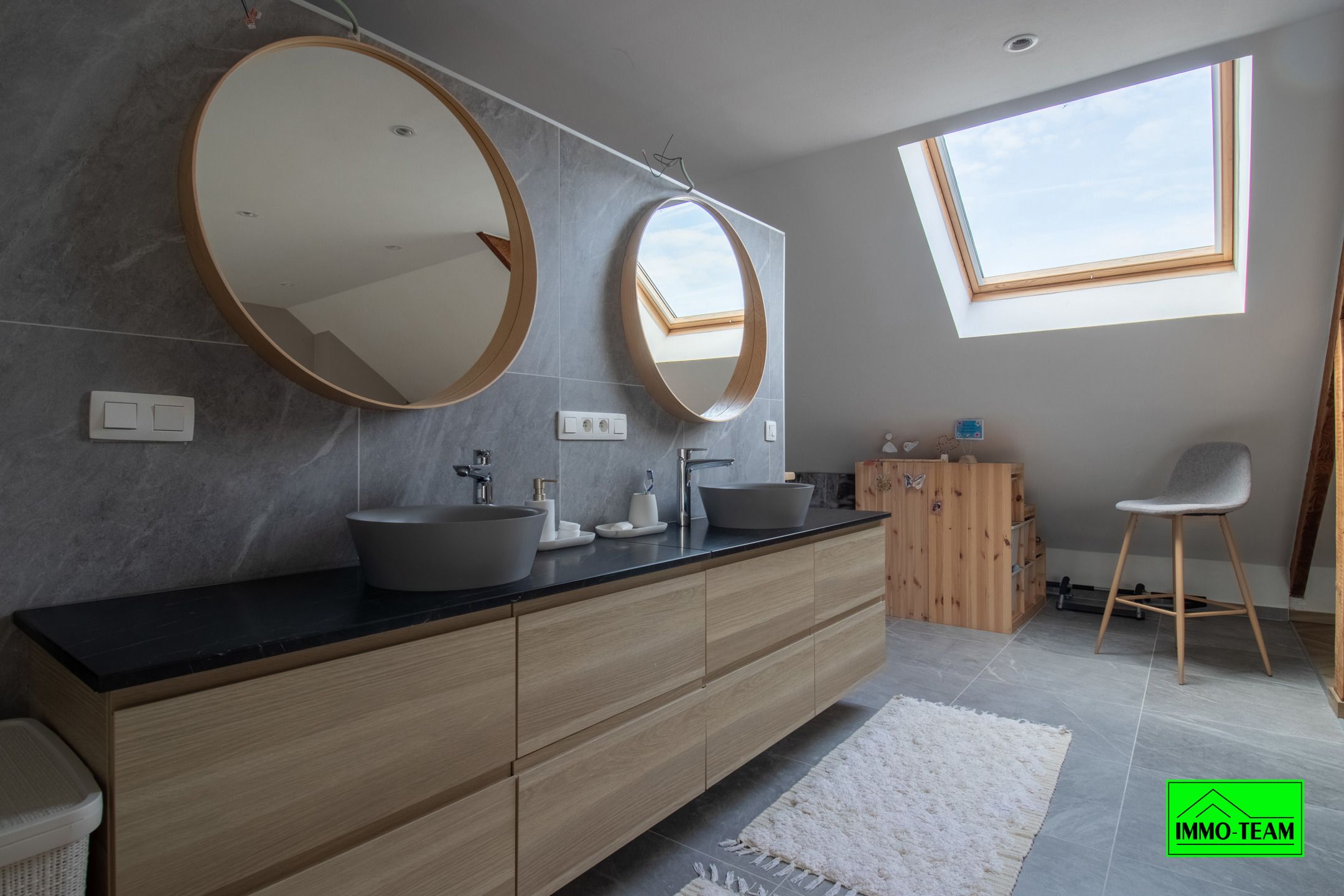 Instapklare gezinswoning met royale woonruimte en luxe  foto 17