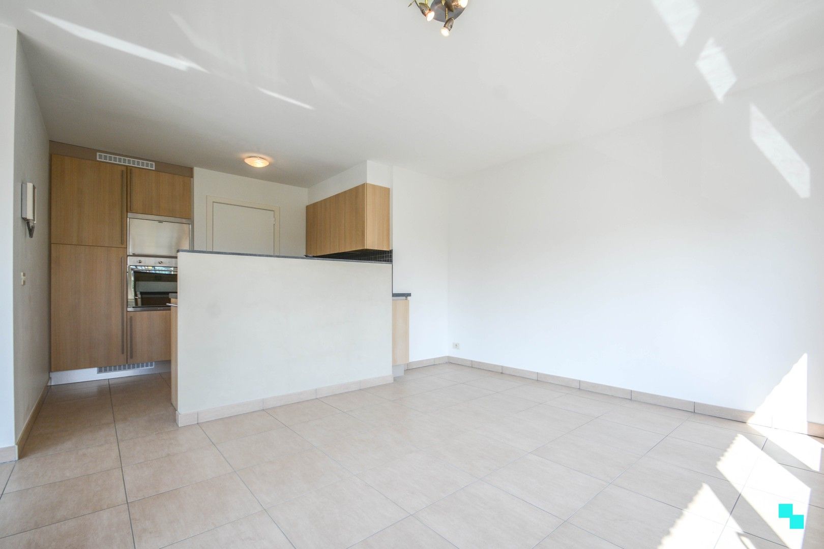 Ruim tweeslaapkamer appartement nabij centrum Izegem foto 11