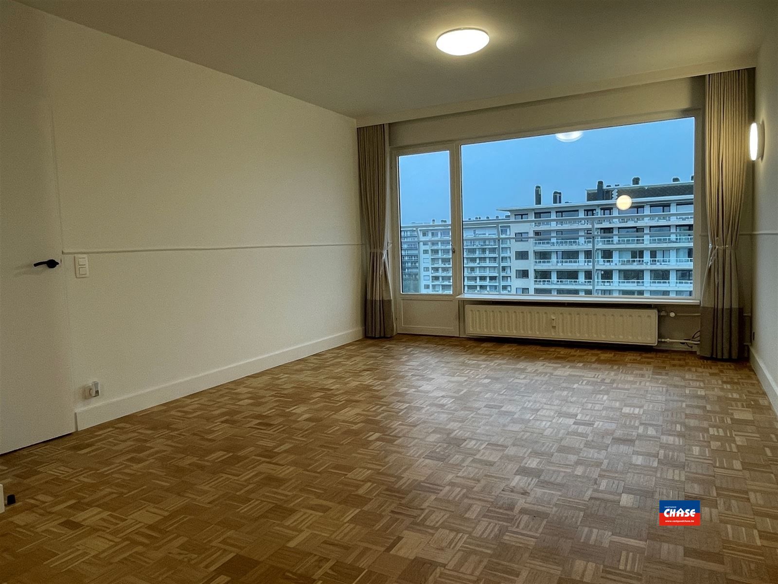 Instapklaar appartement met 2 slaapkamers en terras foto 2