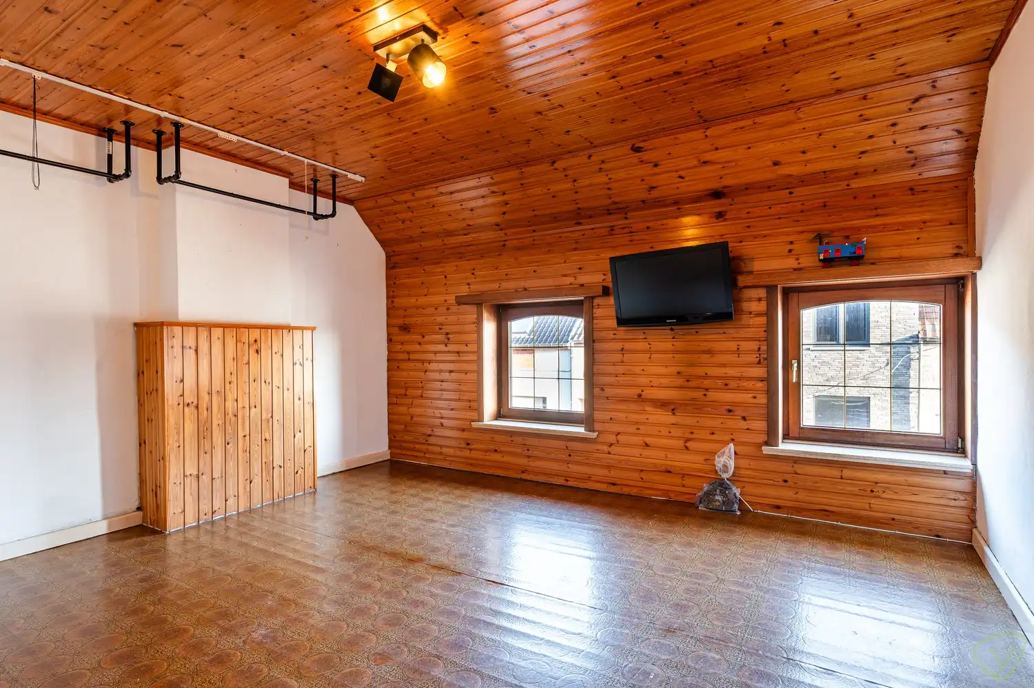 Charmante gesloten bebouwing met ruime tuin en renovatiepotentieel foto 13