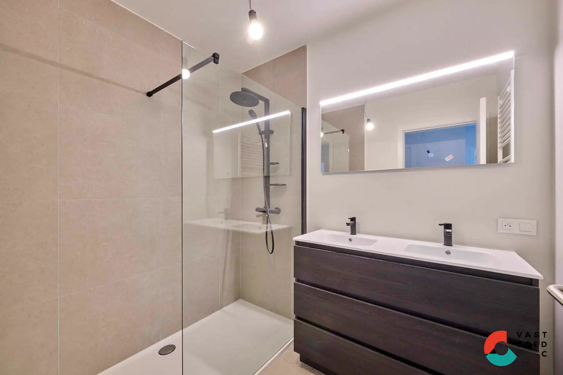 Luxe en zorgeloos wonen aan het water in Leopoldsburg! foto 12