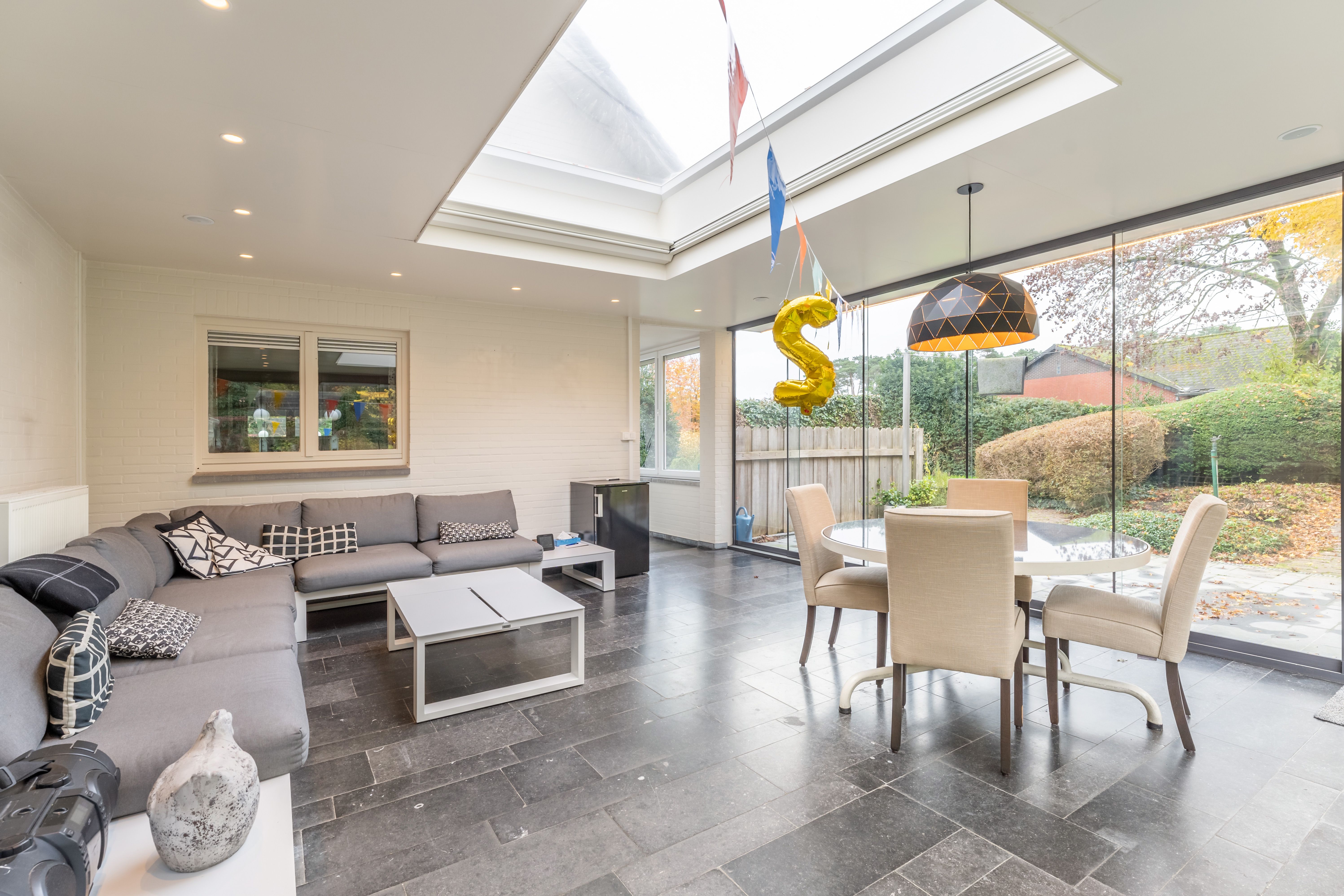 Ruime woning met kantoorruimte + extra bouwgrond op prachtige ligging te Eksel foto 8