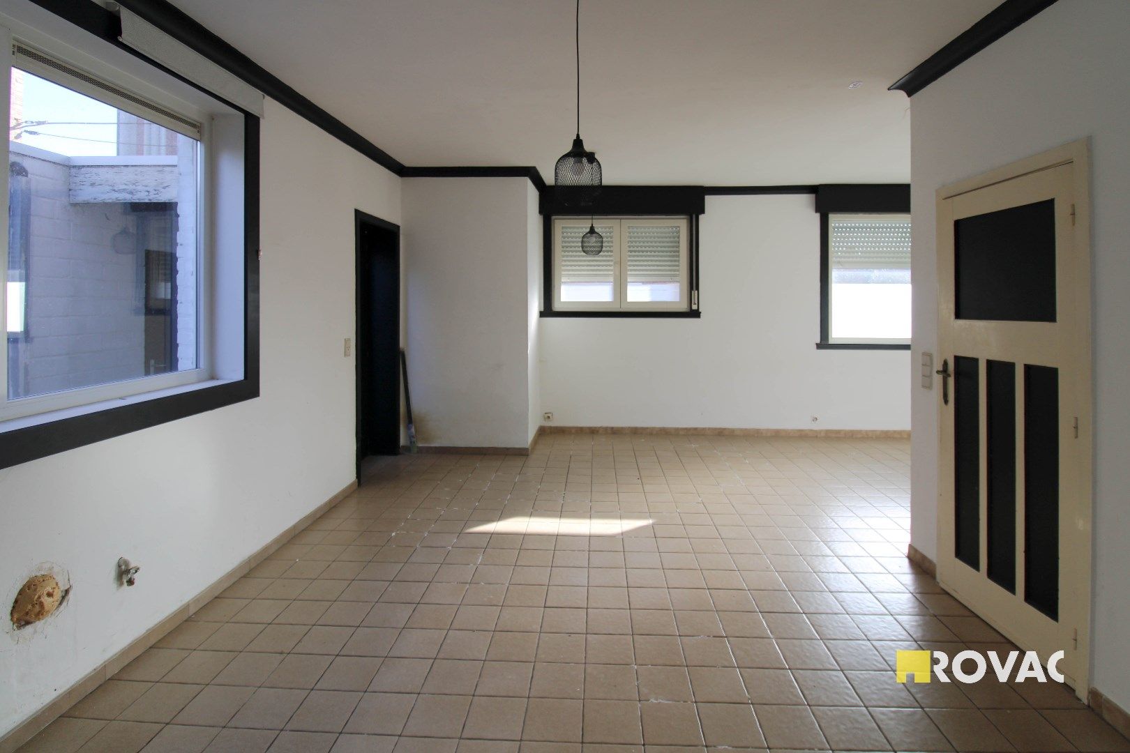 Te renoveren hoekwoning met garage! foto 3