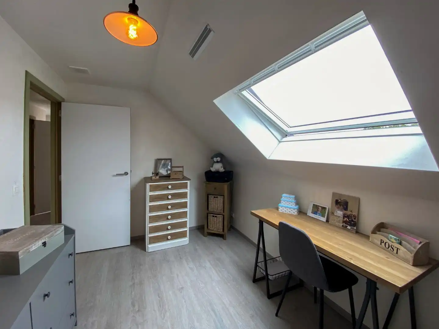 Recente en energiezuinige woning met 3 slaapkamers en tuin. foto 17