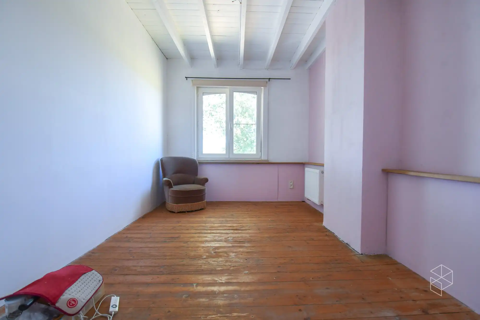 Landhuis met zwembad, bijgebouw en weide op 10&nbsp;570 m² foto 28