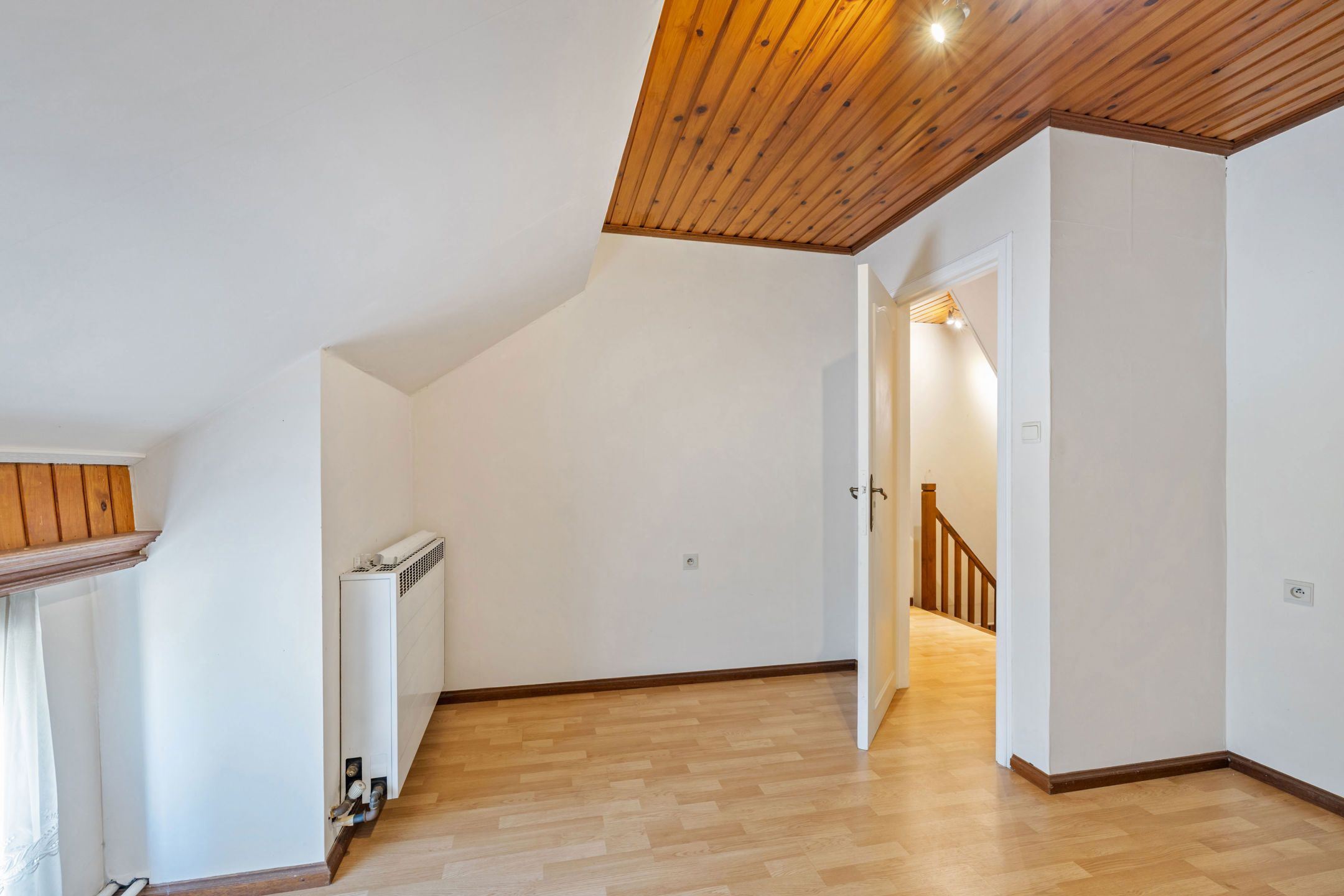 Ruime woning met garage + atelier + (bouw) grond op 9a 30ca foto 19