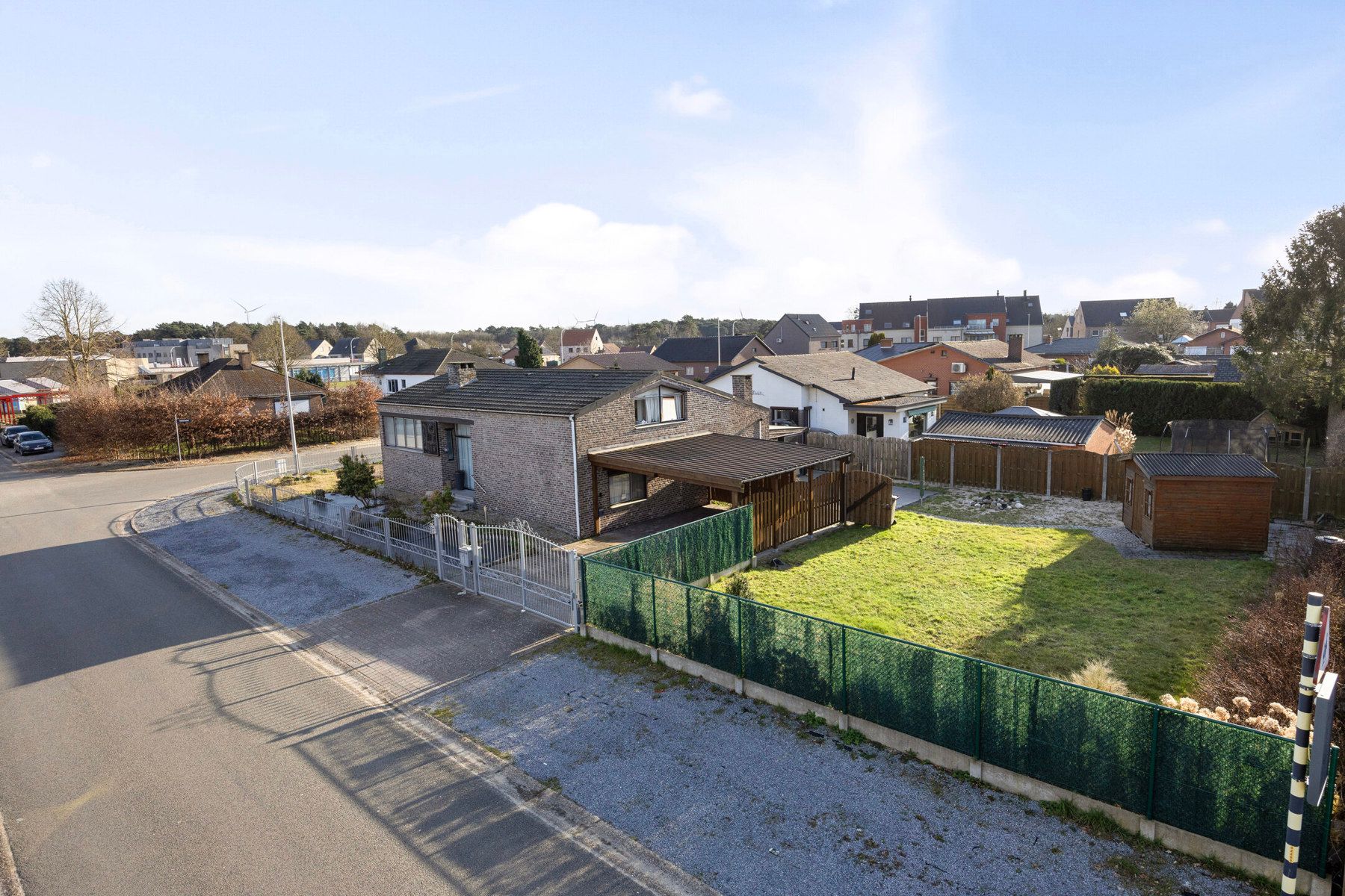 Ruime hoekwoning in Houthalen-Oost met enorm potentieel! foto 37