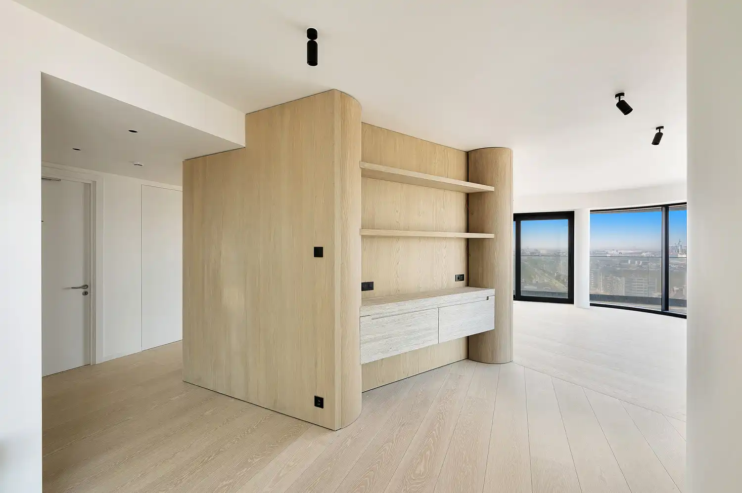 Fenomenaal appartement met panoramisch zicht op de 18de verdieping van Res.Heldentoren foto 9