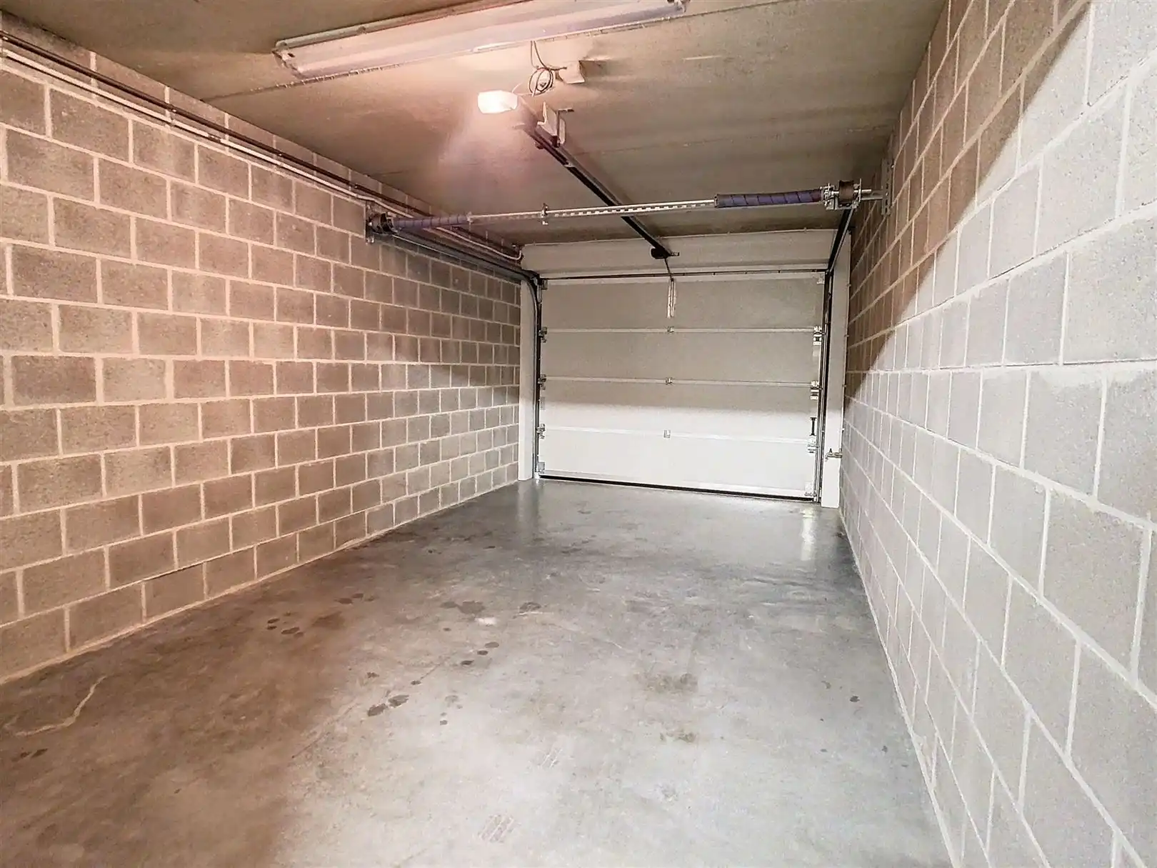 Instapklaar app,2 slpks, garage, kelder, autostaanplaats foto 29