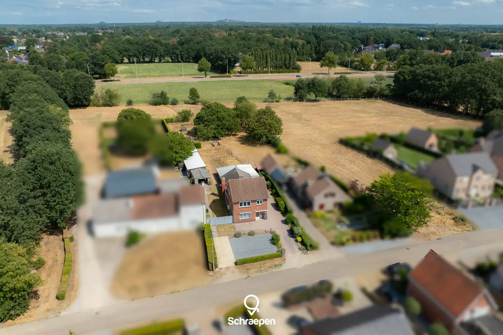 Hoofdfoto van de publicatie: Uitstekend gelegen gezinswoning met 3 slpks op perceel van circa 17 are te Zonhoven!