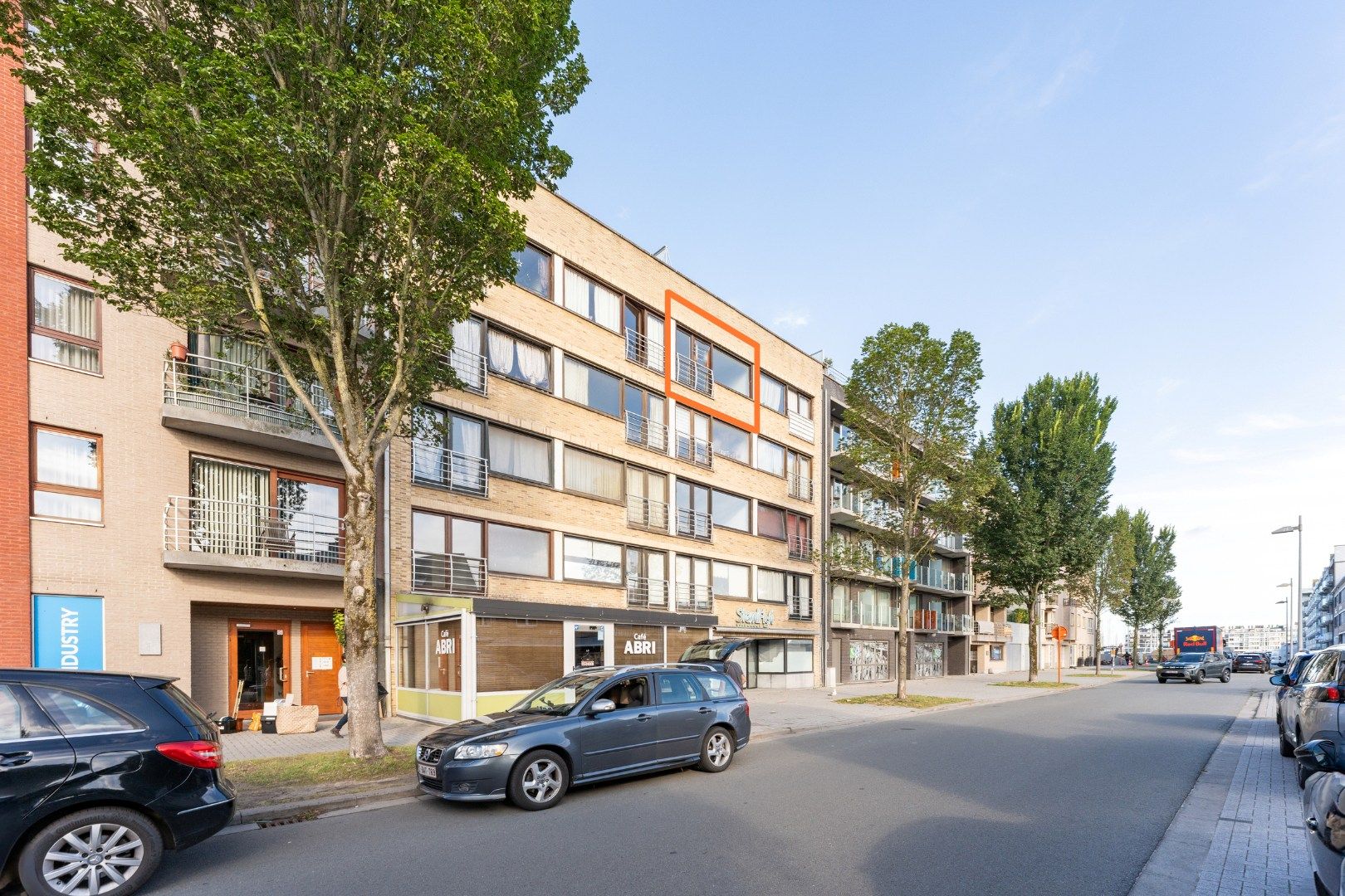 Te renoveren 1-slaapkamerappartement met uitzicht foto 11