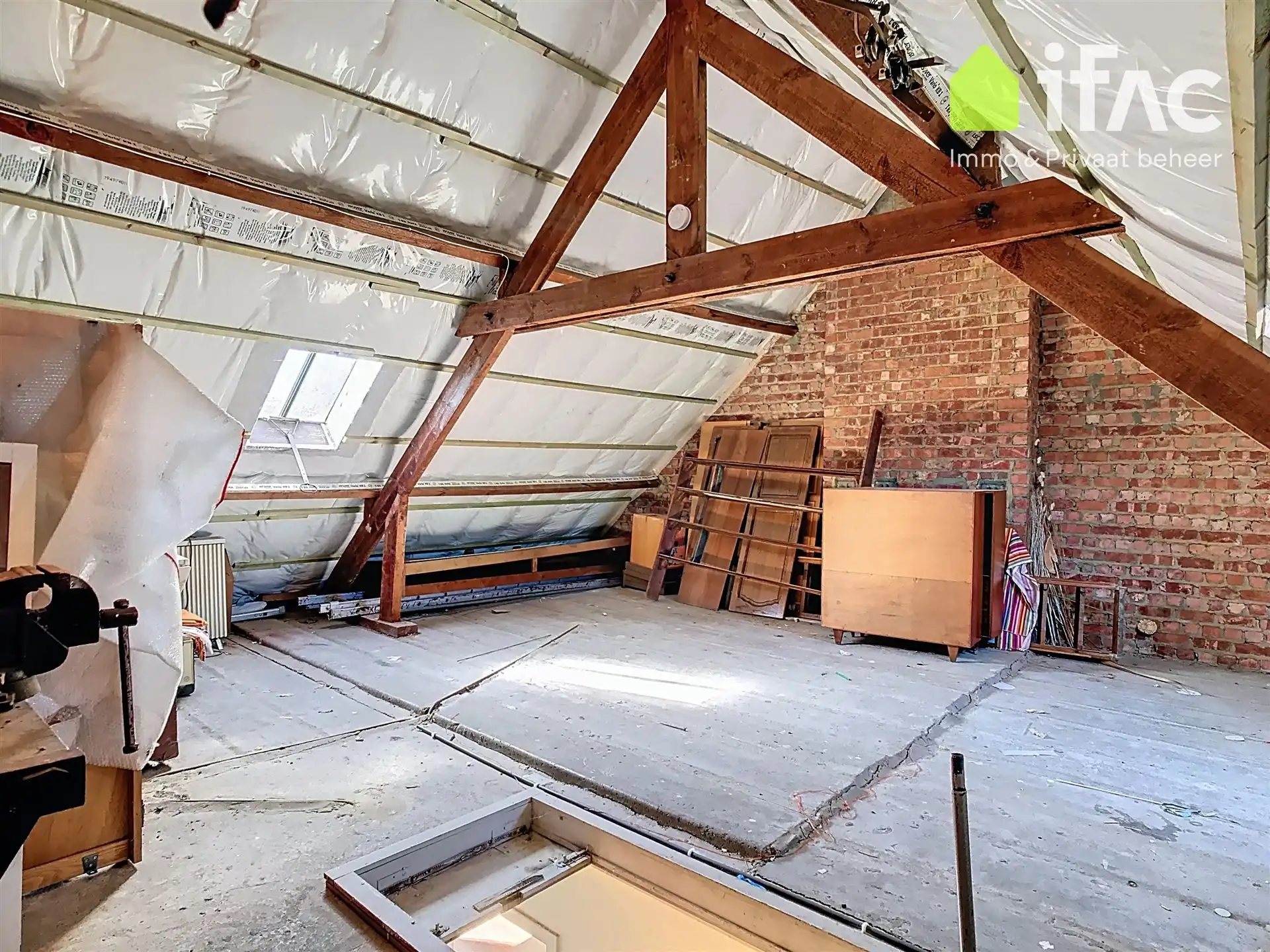 Huis met 2 slaapkamers, bureau en tuin foto 19