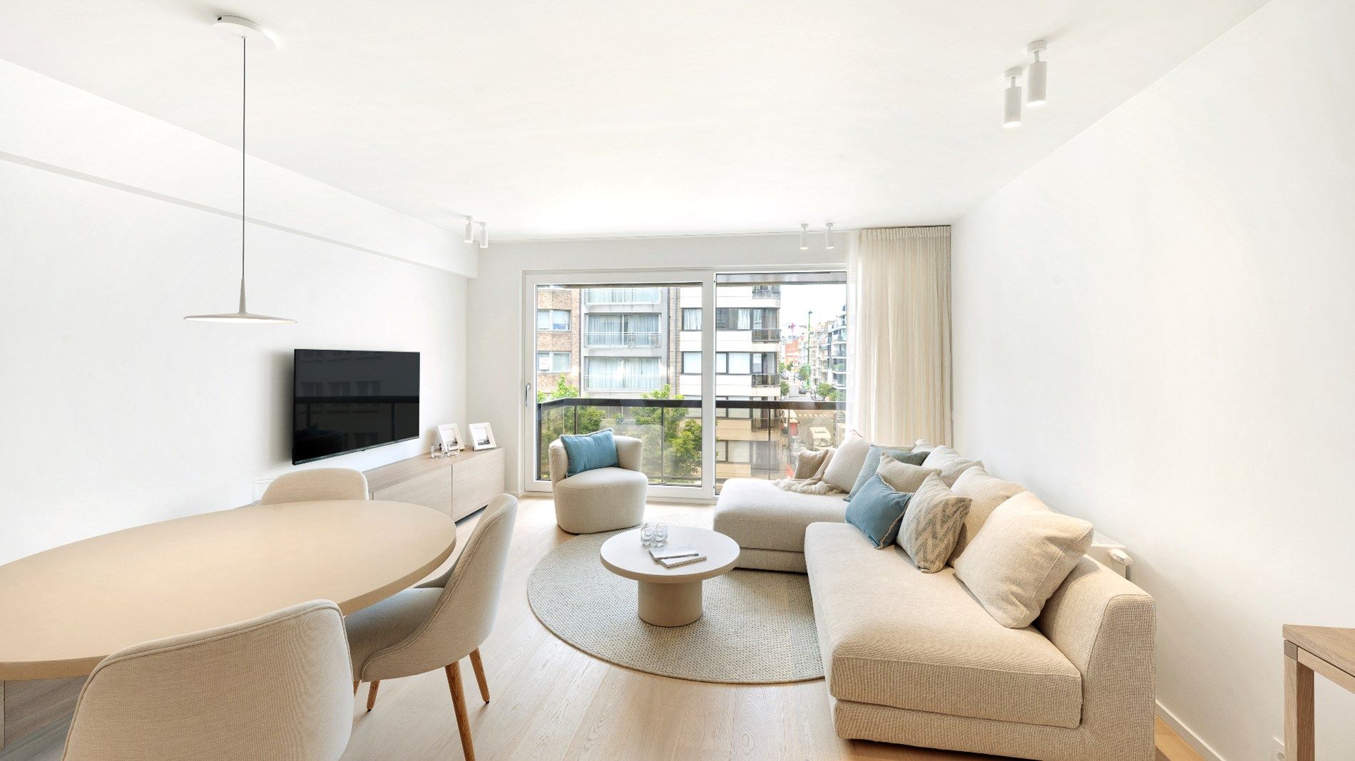 Subliem gerenoveerd appartement in centrum Knokke foto 4