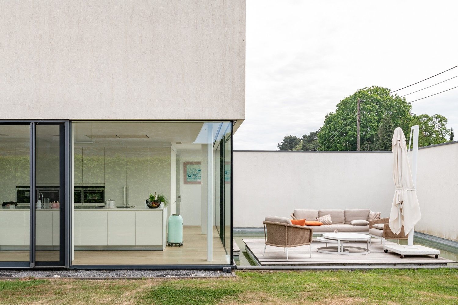Moderne villa in een groene oase van rust foto 14