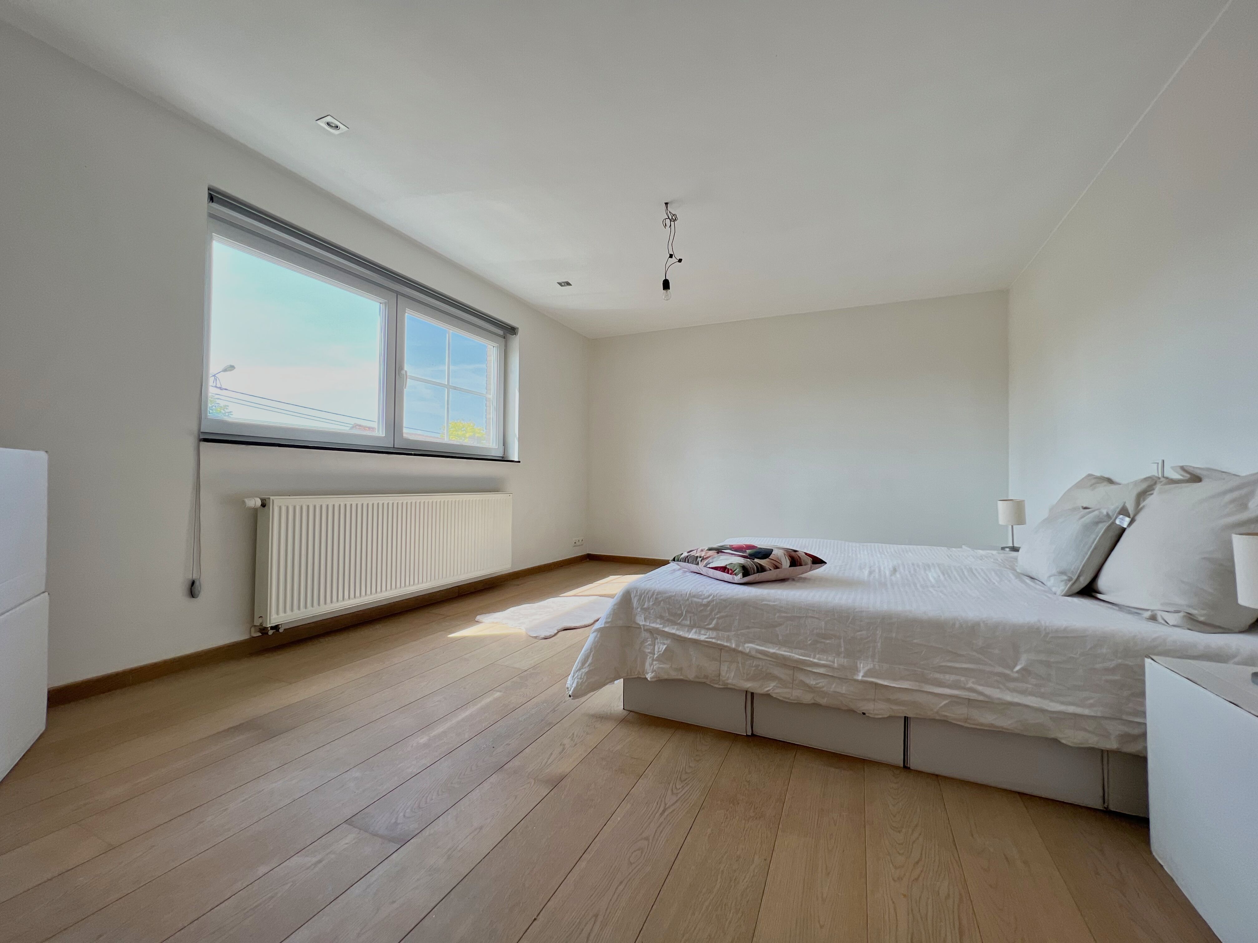 Ruime, lichtrijke woning op prachtig perceel van 1700m² foto 19