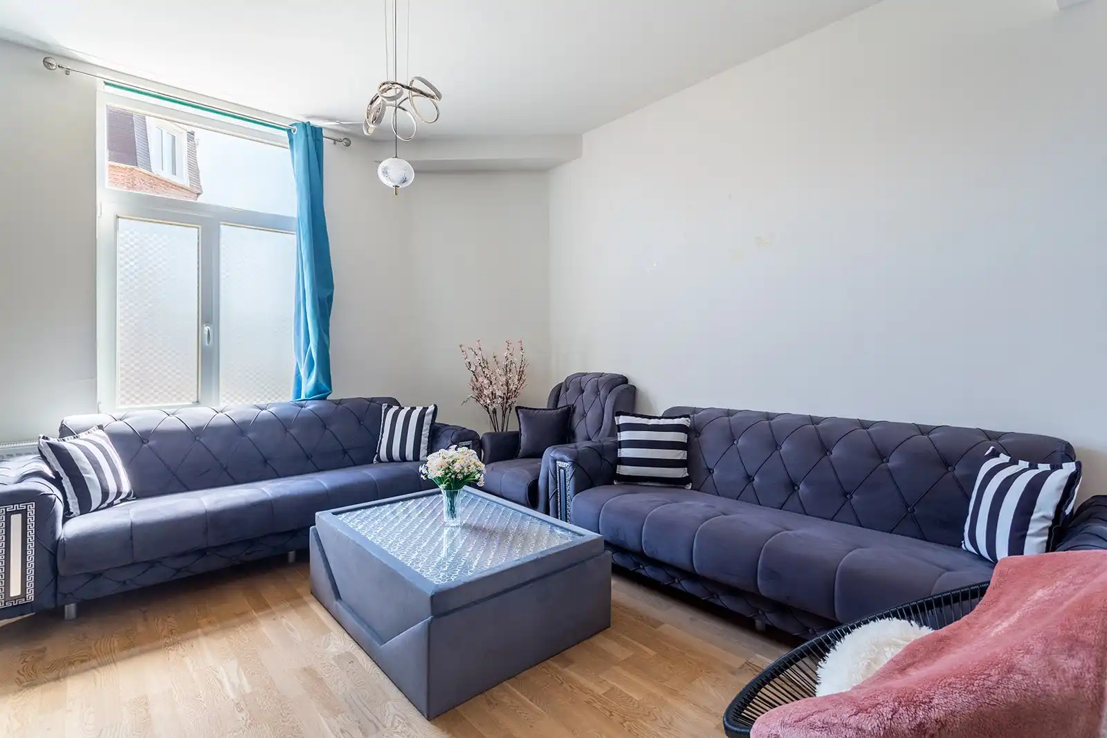 Lichtrijk hoek appartement met karakter!  foto 4