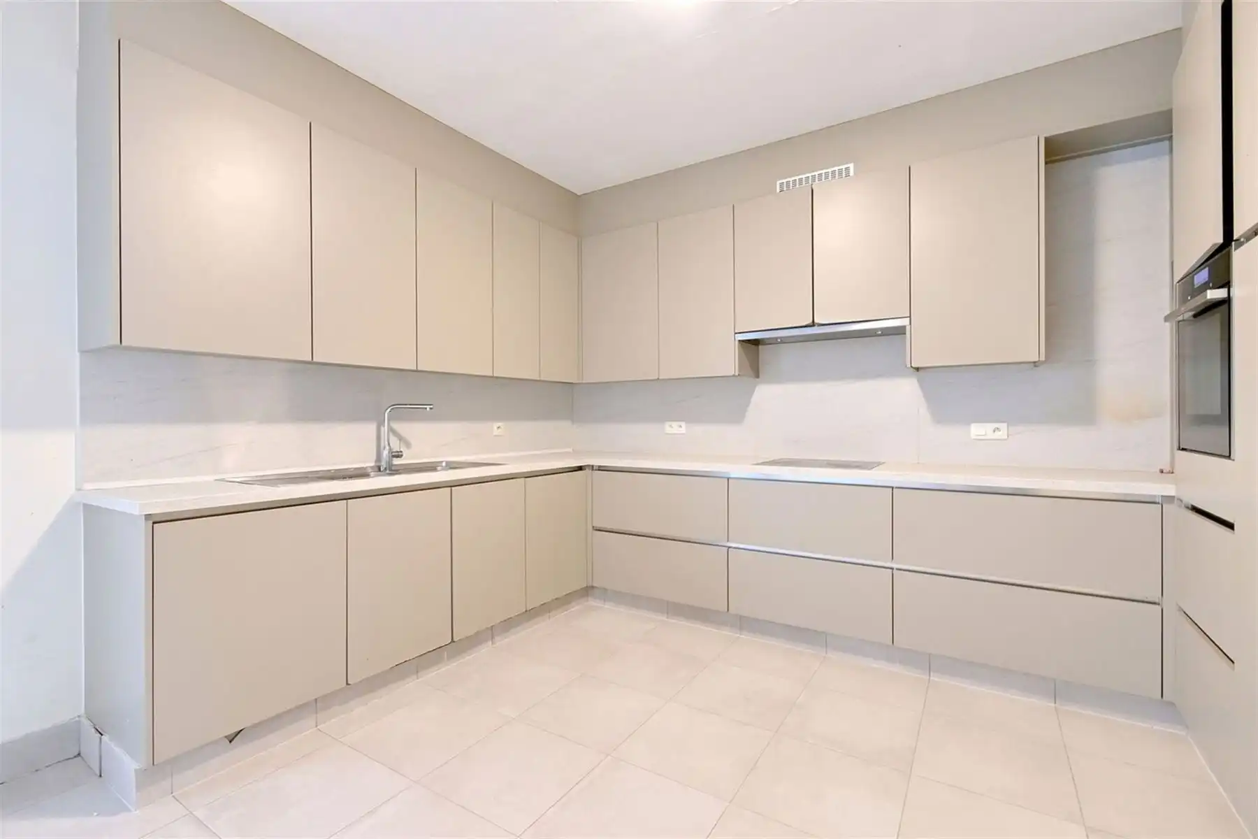 4-slaapkamerwoning met tuin en 2 badkamers in Nijlen! foto 5