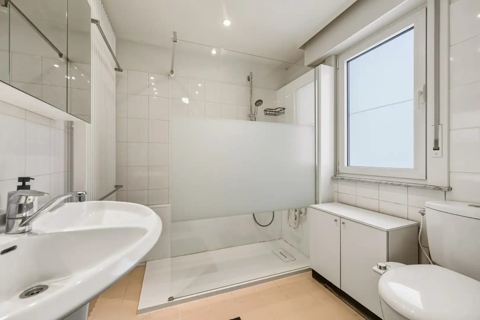 Instapklare, lichtrijke bel-etage woning met ruime garage en terras op centrale ligging foto 11