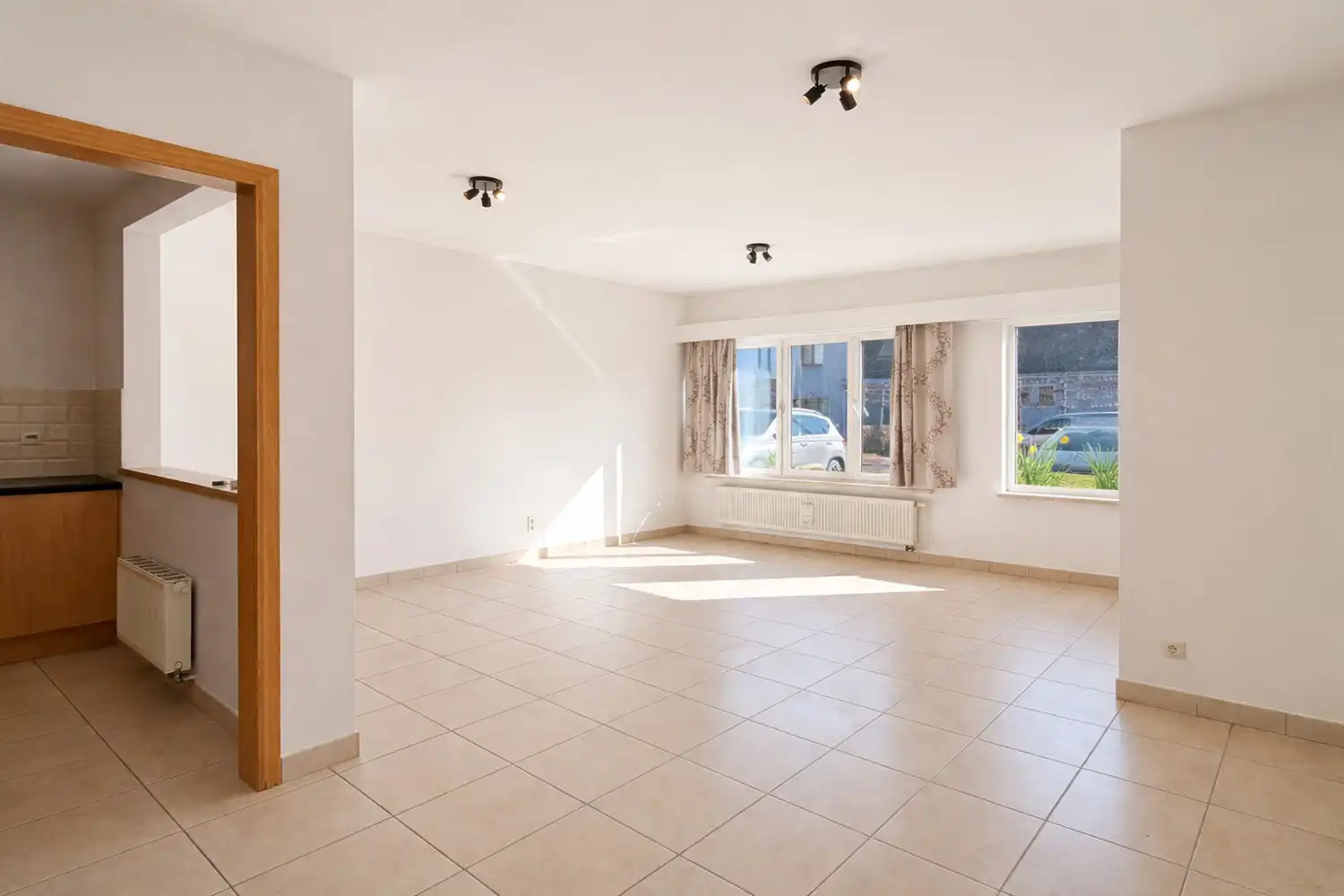 Instapklaar en energiezuinig ruim twee slaapkamer appartement in het centrum van Eke foto 2