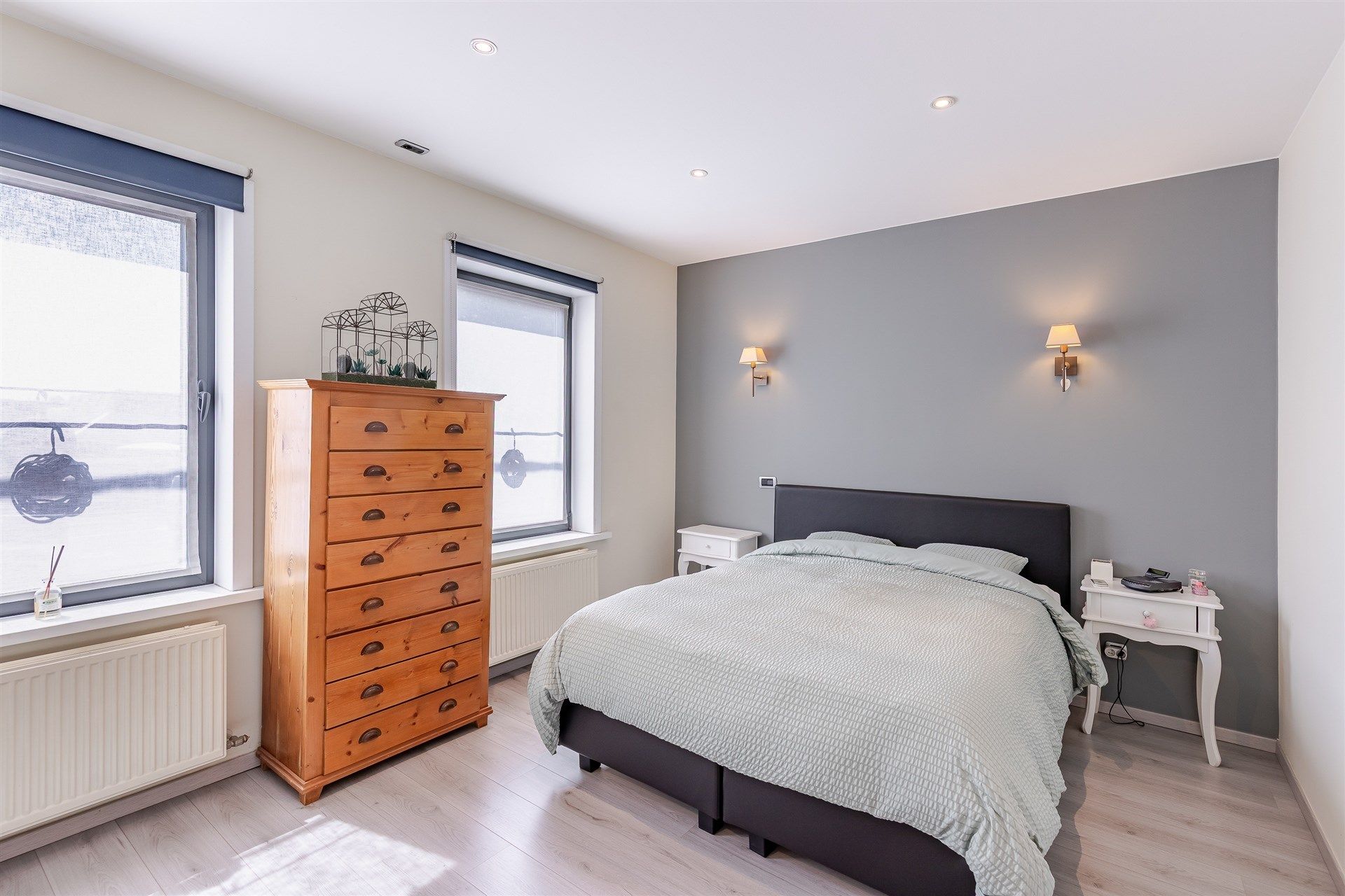 Uitstekend gerenoveerde woning met tuin en parkeerplaats foto 12
