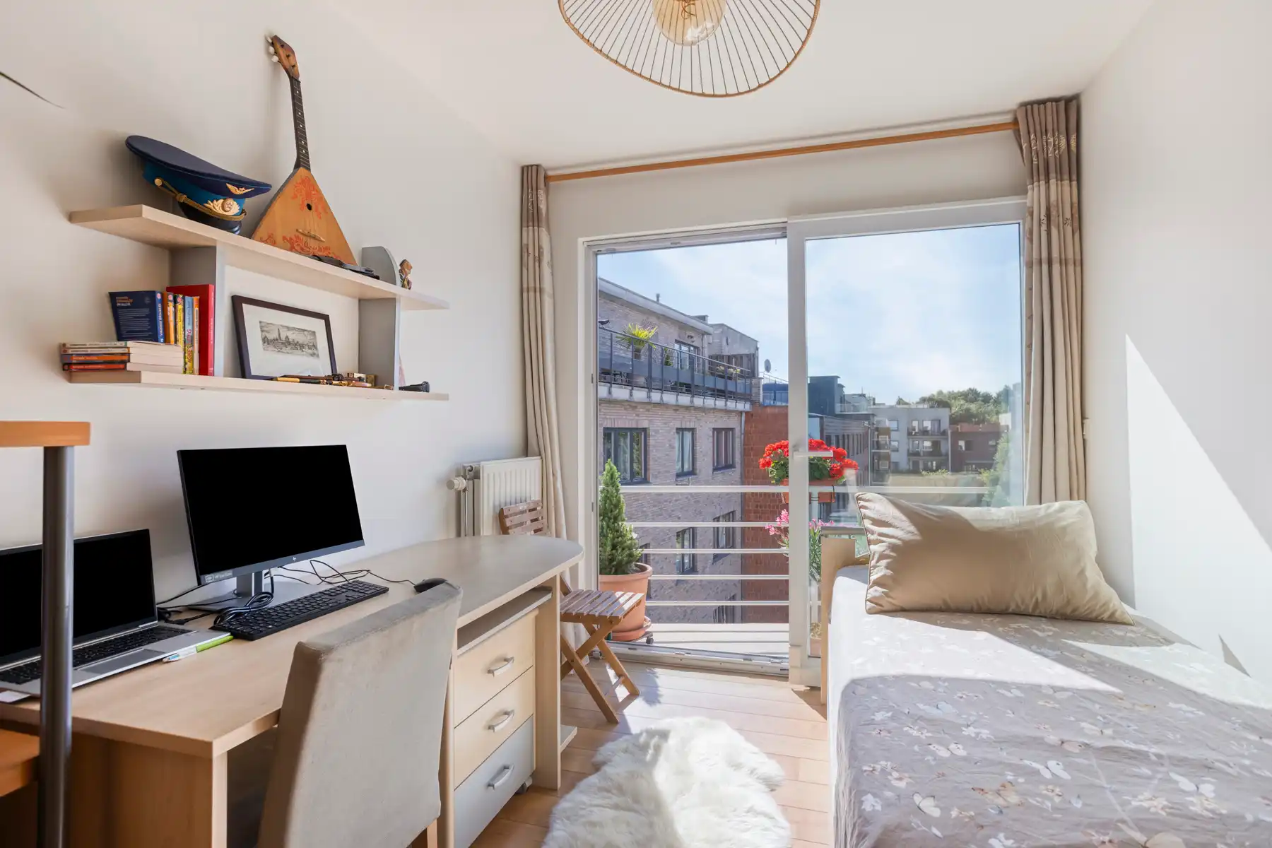 Instapklaar 3-slaapkamerappartement met ruim terras foto 16