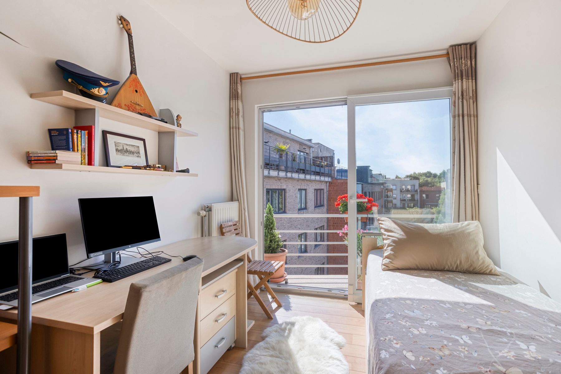 Instapklaar 3-slaapkamerappartement met ruim terras foto 16