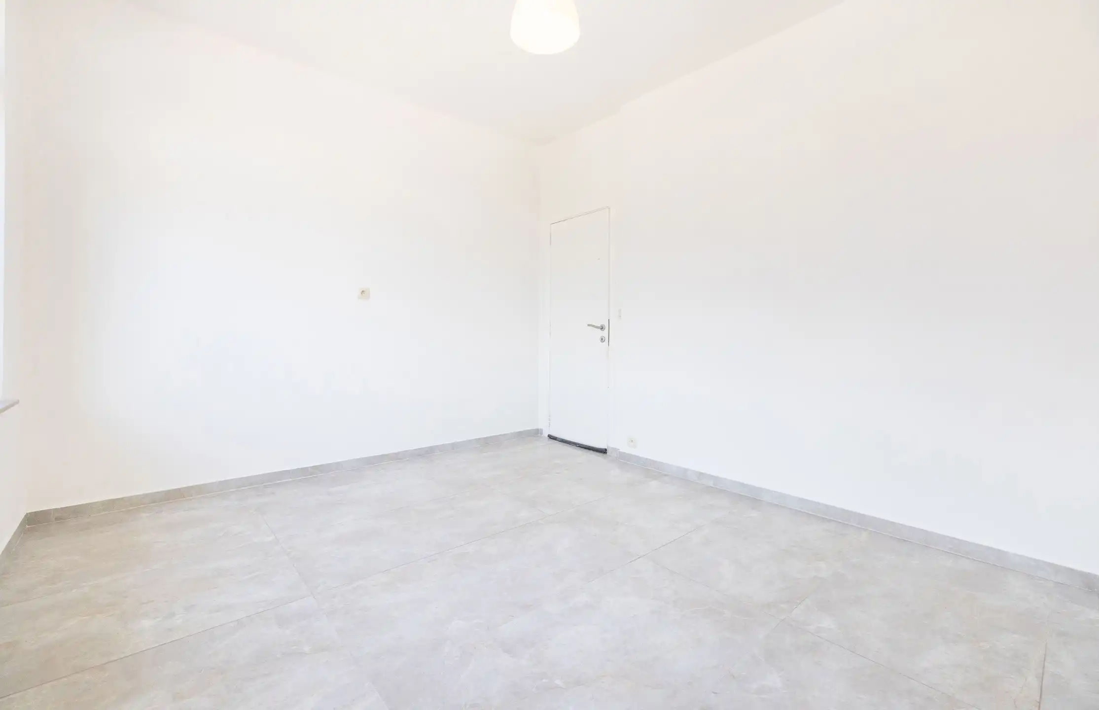 Licht appartement met 1 slaapkamer van ± 70 m² foto 11