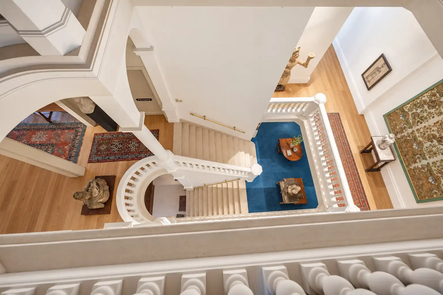 IMPOSANT KARAKTERVOL NEOCLASSICISTISCH HERENHUIS foto 16
